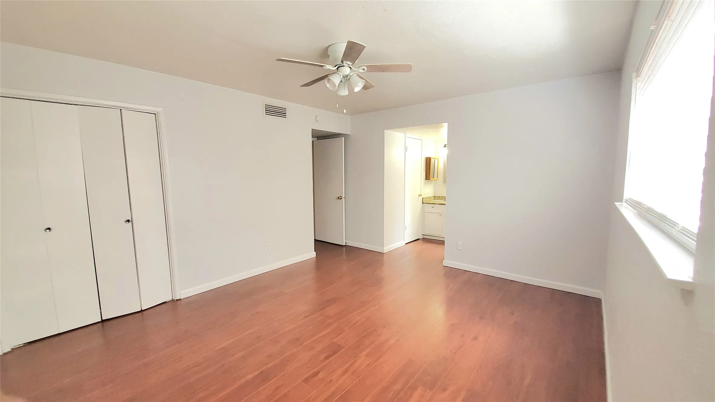 Condominium For Rent in Dallas County , 8081 Meadow Road 122, Dallas, Texas 75231, 2 Bedroom, 2 Bathroom, Garage spaces, 1,053 Sqft, built in 1969, mls#21334889, Real Estate Agent in Dallas, Homes For Rent in Dallas county, Homes For Rent in Dallas, Realtor in Dallas Texas, Real Estate Brokerage Independent Realty Texas, Luminita Cordes Realtor