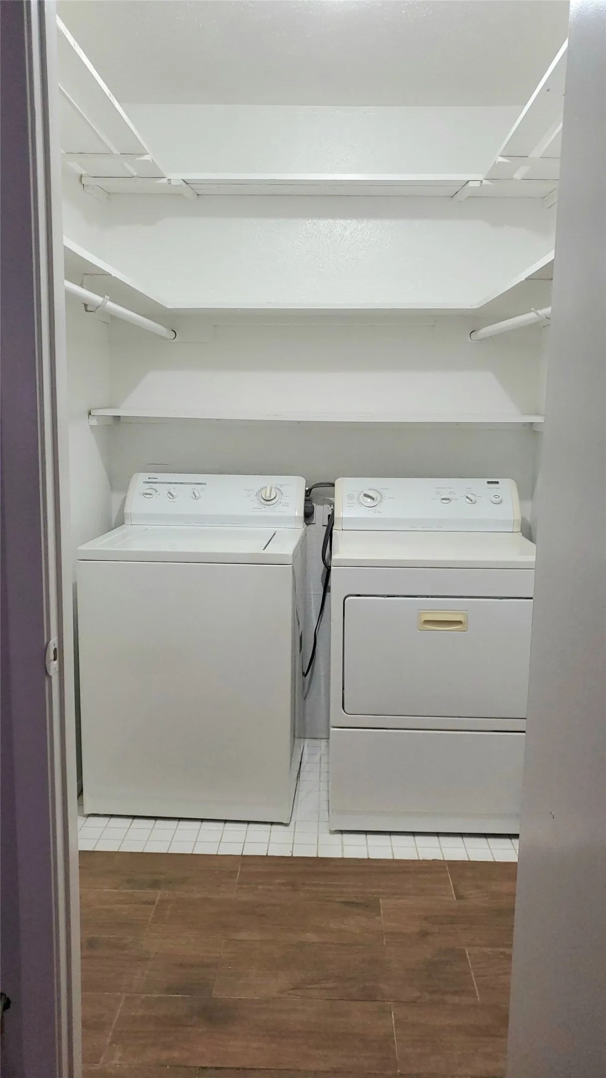 Condominium For Rent in Dallas County , 8081 Meadow Road 122, Dallas, Texas 75231, 2 Bedroom, 2 Bathroom, Garage spaces, 1,053 Sqft, built in 1969, mls#21334889, Real Estate Agent in Dallas, Homes For Rent in Dallas county, Homes For Rent in Dallas, Realtor in Dallas Texas, Real Estate Brokerage Independent Realty Texas, Luminita Cordes Realtor