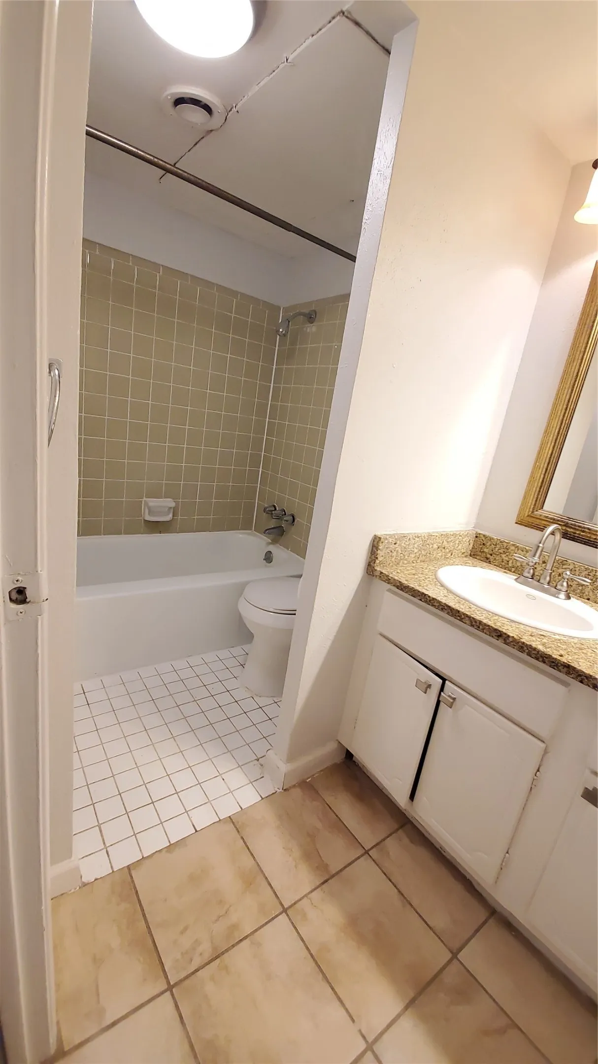 Condominium For Rent in Dallas County , 8081 Meadow Road 122, Dallas, Texas 75231, 2 Bedroom, 2 Bathroom, Garage spaces, 1,053 Sqft, built in 1969, mls#21334889, Real Estate Agent in Dallas, Homes For Rent in Dallas county, Homes For Rent in Dallas, Realtor in Dallas Texas, Real Estate Brokerage Independent Realty Texas, Luminita Cordes Realtor