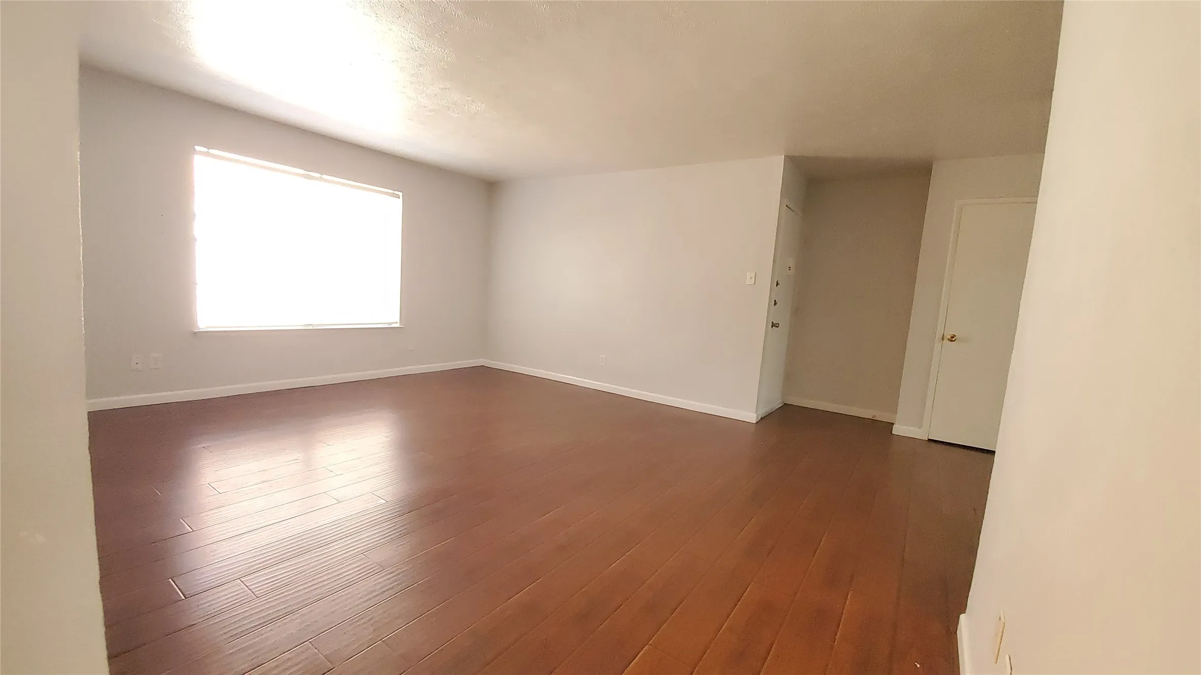 Condominium For Rent in Dallas County , 8081 Meadow Road 122, Dallas, Texas 75231, 2 Bedroom, 2 Bathroom, Garage spaces, 1,053 Sqft, built in 1969, mls#21334889, Real Estate Agent in Dallas, Homes For Rent in Dallas county, Homes For Rent in Dallas, Realtor in Dallas Texas, Real Estate Brokerage Independent Realty Texas, Luminita Cordes Realtor