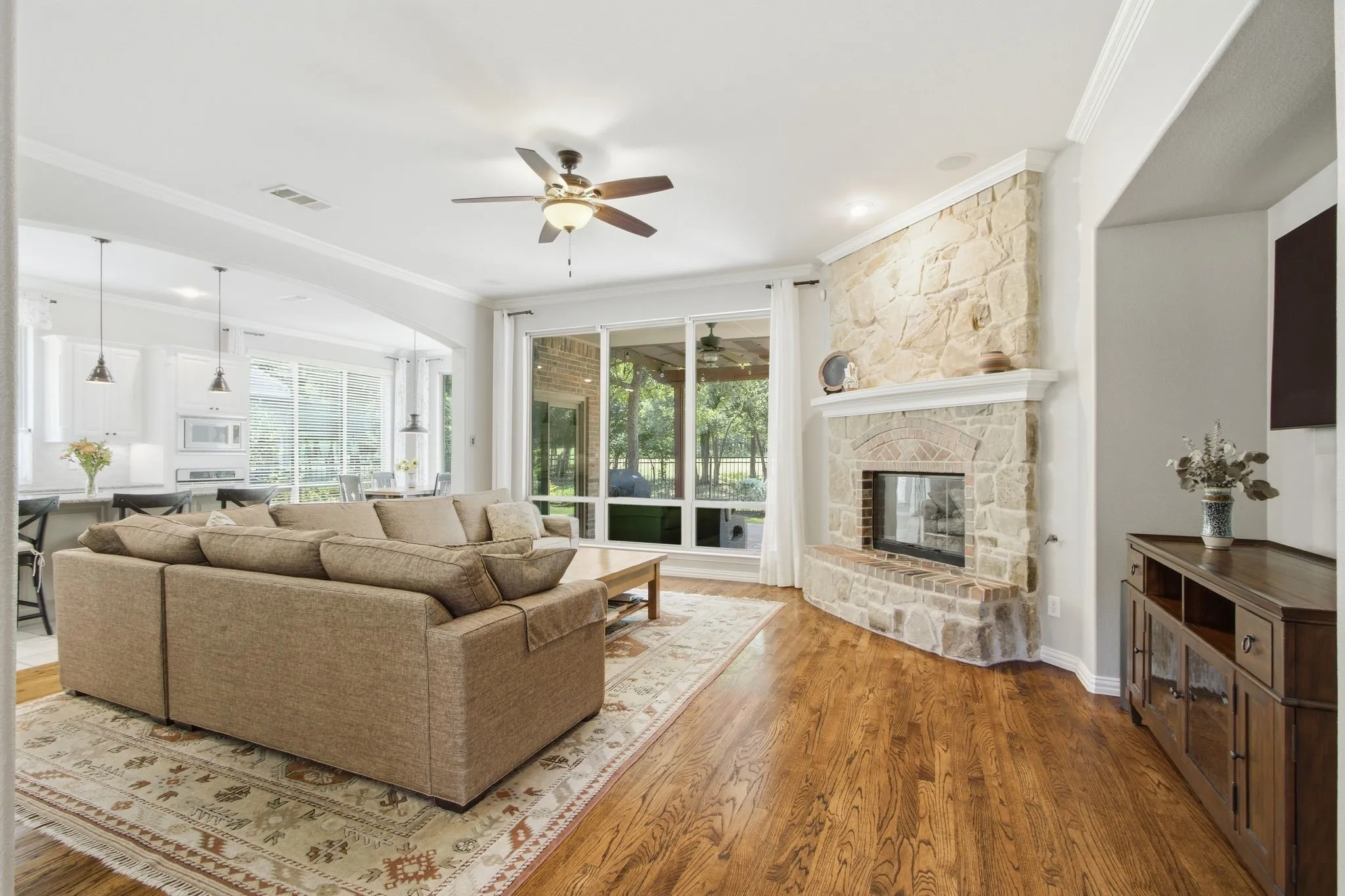 Single Family Residence For Sale in Denton County , 8504 Jefferson Way, Lantana, Texas 76226, 4 Bedroom, 4 Bathroom, 2 Garage spaces, 3,595 Sqft, built in 2006, mls#21333222, Real Estate Agent in Lantana, Homes For Sale in Denton county, Homes For Sale in Lantana, Realtor in Lantana Texas, Real Estate Brokerage Independent Realty Texas, Luminita Cordes Realtor
