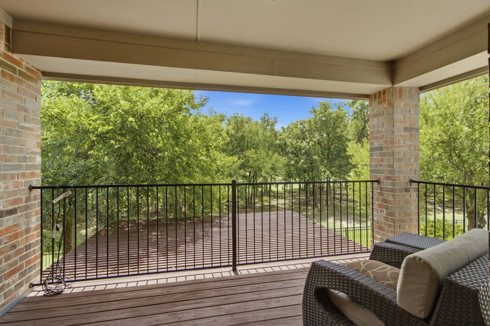Single Family Residence For Sale in Denton County , 8504 Jefferson Way, Lantana, Texas 76226, 4 Bedroom, 4 Bathroom, 2 Garage spaces, 3,595 Sqft, built in 2006, mls#21333222, Real Estate Agent in Lantana, Homes For Sale in Denton county, Homes For Sale in Lantana, Realtor in Lantana Texas, Real Estate Brokerage Independent Realty Texas, Luminita Cordes Realtor