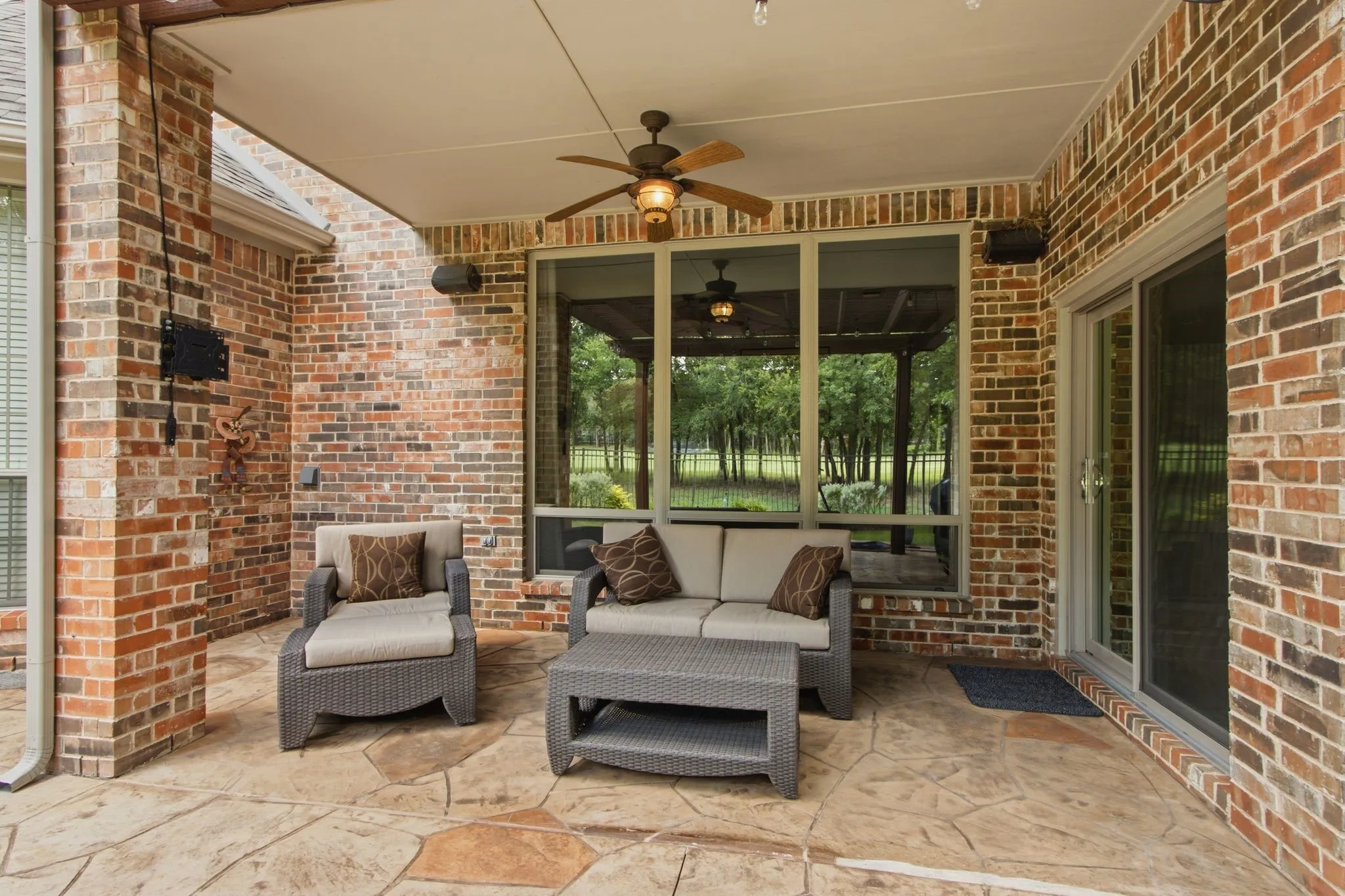 Single Family Residence For Sale in Denton County , 8504 Jefferson Way, Lantana, Texas 76226, 4 Bedroom, 4 Bathroom, 2 Garage spaces, 3,595 Sqft, built in 2006, mls#21333222, Real Estate Agent in Lantana, Homes For Sale in Denton county, Homes For Sale in Lantana, Realtor in Lantana Texas, Real Estate Brokerage Independent Realty Texas, Luminita Cordes Realtor