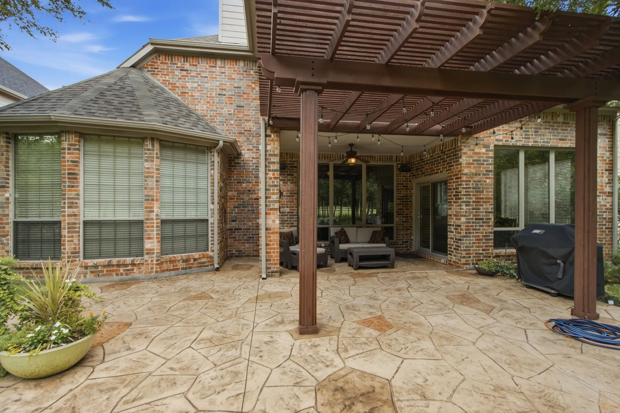 Single Family Residence For Sale in Denton County , 8504 Jefferson Way, Lantana, Texas 76226, 4 Bedroom, 4 Bathroom, 2 Garage spaces, 3,595 Sqft, built in 2006, mls#21333222, Real Estate Agent in Lantana, Homes For Sale in Denton county, Homes For Sale in Lantana, Realtor in Lantana Texas, Real Estate Brokerage Independent Realty Texas, Luminita Cordes Realtor