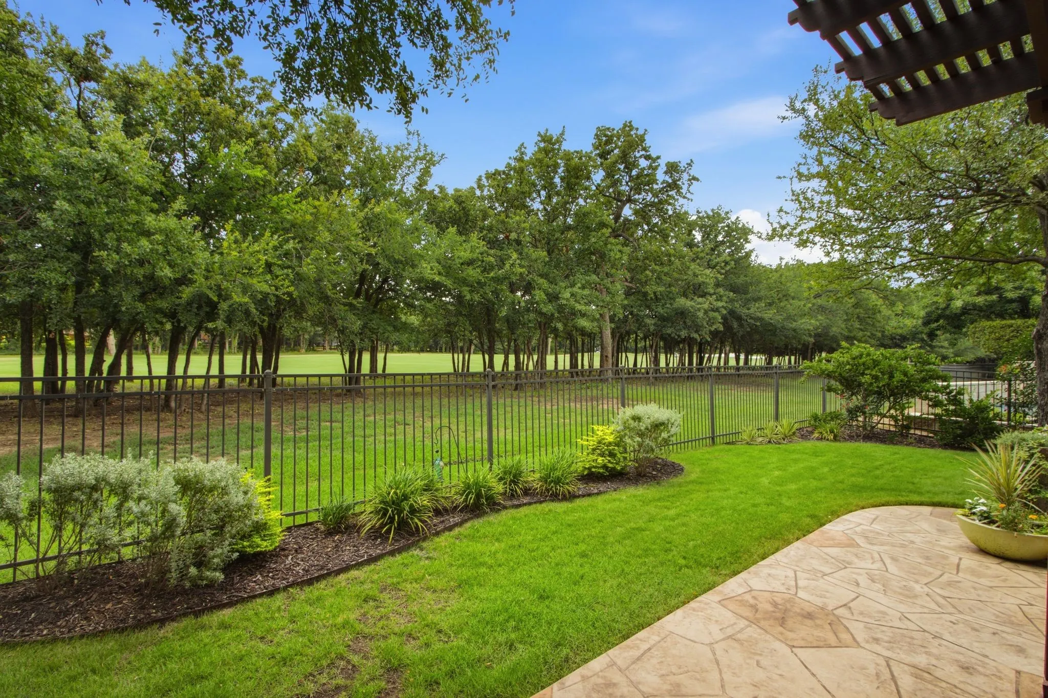 Single Family Residence For Sale in Denton County , 8504 Jefferson Way, Lantana, Texas 76226, 4 Bedroom, 4 Bathroom, 2 Garage spaces, 3,595 Sqft, built in 2006, mls#21333222, Real Estate Agent in Lantana, Homes For Sale in Denton county, Homes For Sale in Lantana, Realtor in Lantana Texas, Real Estate Brokerage Independent Realty Texas, Luminita Cordes Realtor