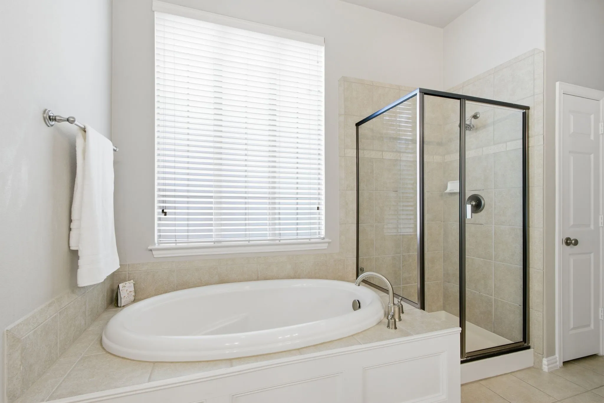 Single Family Residence For Sale in Denton County , 8504 Jefferson Way, Lantana, Texas 76226, 4 Bedroom, 4 Bathroom, 2 Garage spaces, 3,595 Sqft, built in 2006, mls#21333222, Real Estate Agent in Lantana, Homes For Sale in Denton county, Homes For Sale in Lantana, Realtor in Lantana Texas, Real Estate Brokerage Independent Realty Texas, Luminita Cordes Realtor