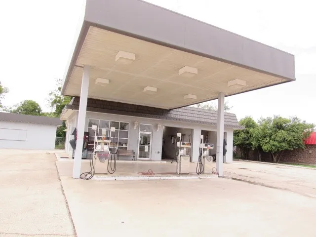 Business For Sale in Brown County , 1519 Austin Avenue, Brownwood, Texas 76801, 0, 0, Garage spaces, 0 Sqft, built in 0, Price $329,000, mls#21334912, Real Estate Agent in Brownwood, Homes For Sale in Brown county, Homes For Sale in Brownwood, Realtor in Brownwood Texas, Real Estate Brokerage Independent Realty Texas, Luminita Cordes Realtor