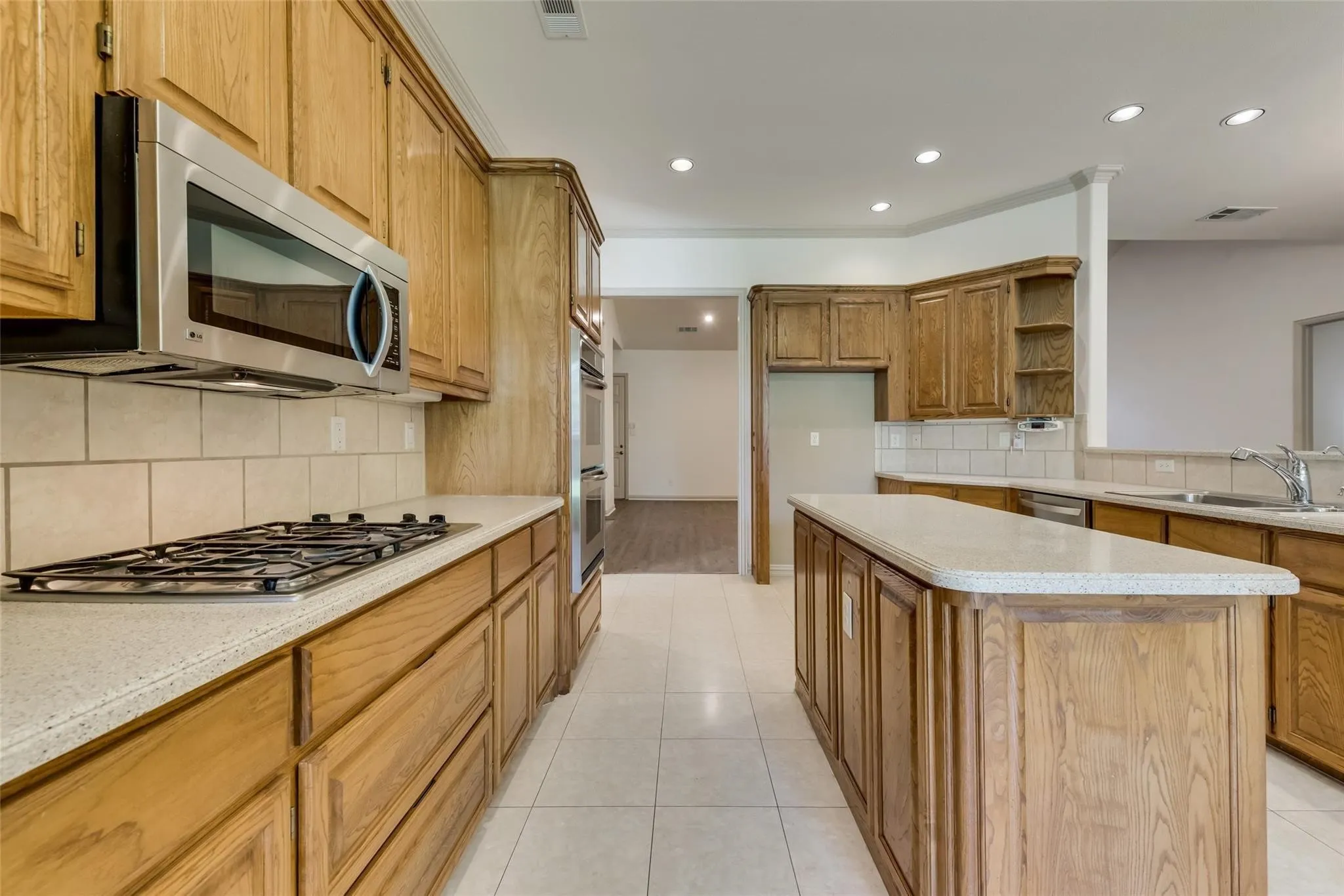 Single Family Residence For Rent in Rockwall County , 120 Cambridge Court, Heath, Texas 75032, 5 Bedroom, 5 Bathroom, 3 Garage spaces, 3,174 Sqft, built in 2001, mls#21334851, Real Estate Agent in Heath, Homes For Rent in Rockwall county, Homes For Rent in Heath, Realtor in Heath Texas, Real Estate Brokerage Independent Realty Texas, Luminita Cordes Realtor