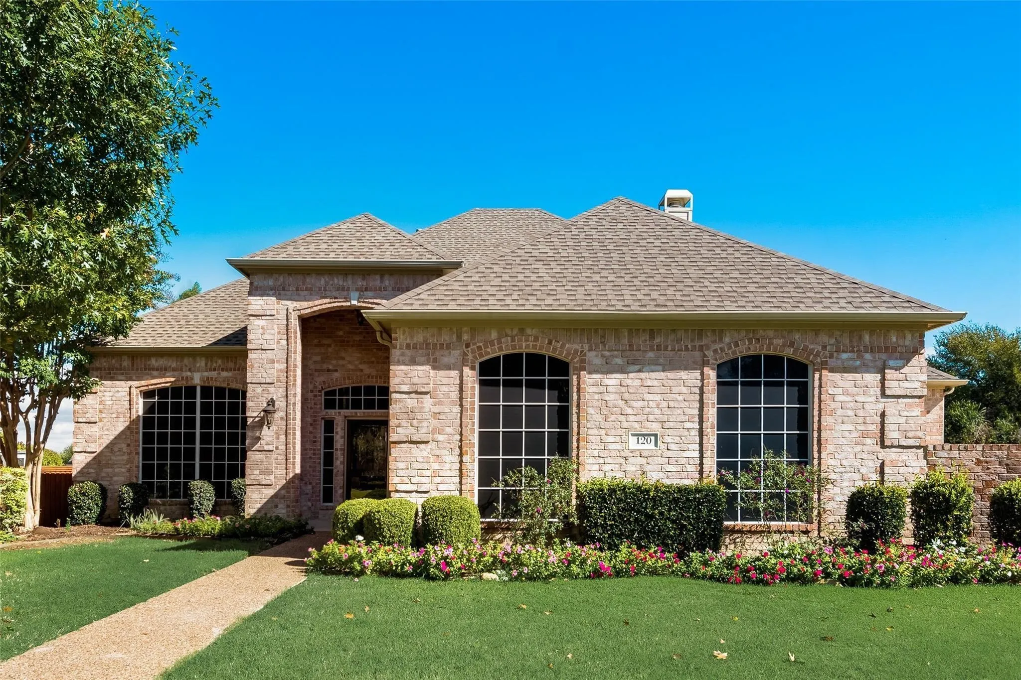 Single Family Residence For Rent in Rockwall County , 120 Cambridge Court, Heath, Texas 75032, 5 Bedroom, 5 Bathroom, 3 Garage spaces, 3,174 Sqft, built in 2001, mls#21334851, Real Estate Agent in Heath, Homes For Rent in Rockwall county, Homes For Rent in Heath, Realtor in Heath Texas, Real Estate Brokerage Independent Realty Texas, Luminita Cordes Realtor