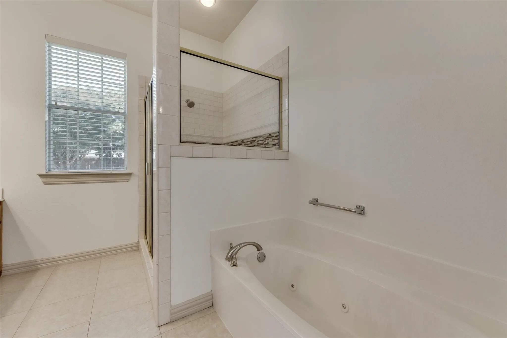 Single Family Residence For Rent in Rockwall County , 120 Cambridge Court, Heath, Texas 75032, 5 Bedroom, 5 Bathroom, 3 Garage spaces, 3,174 Sqft, built in 2001, mls#21334851, Real Estate Agent in Heath, Homes For Rent in Rockwall county, Homes For Rent in Heath, Realtor in Heath Texas, Real Estate Brokerage Independent Realty Texas, Luminita Cordes Realtor