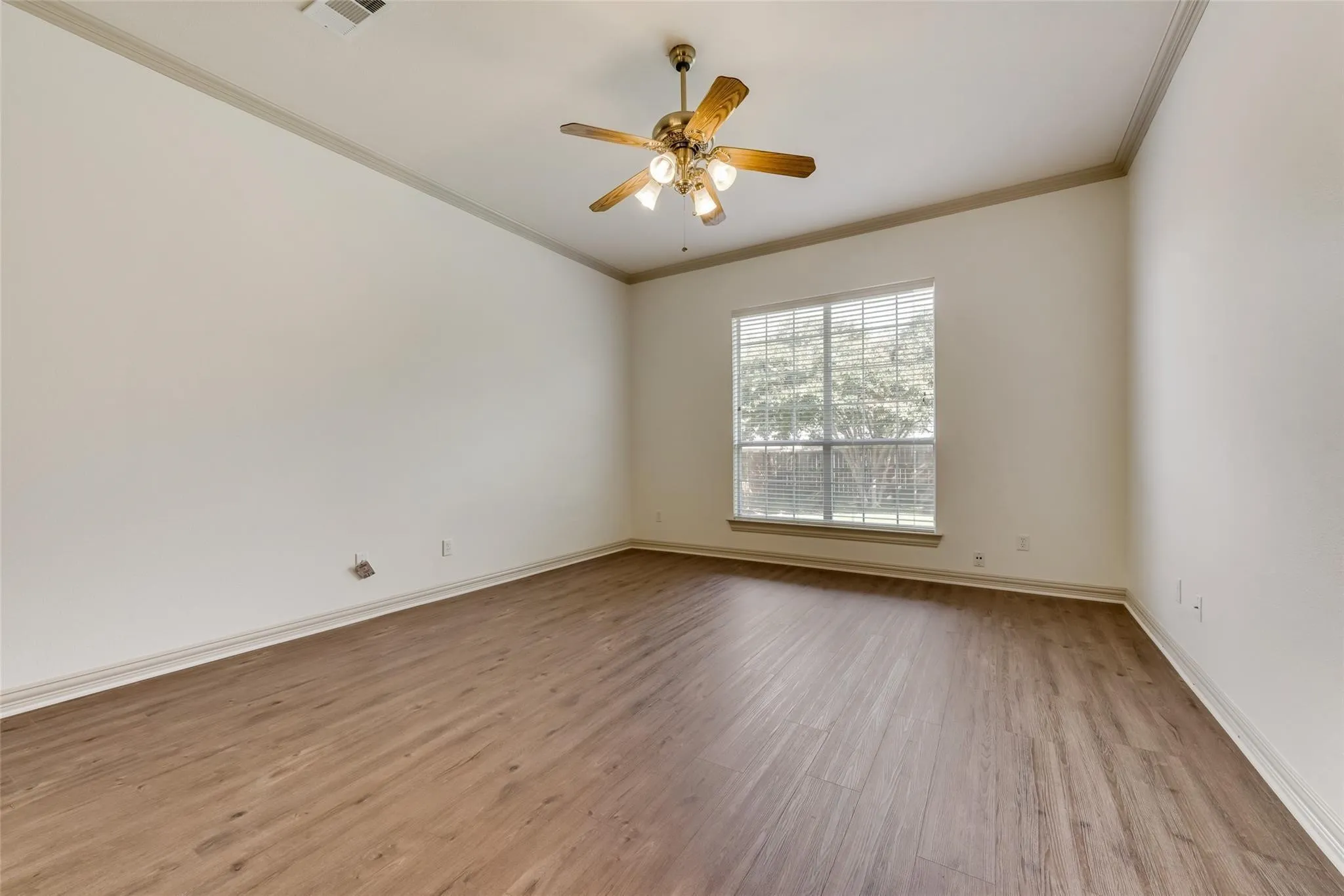 Single Family Residence For Rent in Rockwall County , 120 Cambridge Court, Heath, Texas 75032, 5 Bedroom, 5 Bathroom, 3 Garage spaces, 3,174 Sqft, built in 2001, mls#21334851, Real Estate Agent in Heath, Homes For Rent in Rockwall county, Homes For Rent in Heath, Realtor in Heath Texas, Real Estate Brokerage Independent Realty Texas, Luminita Cordes Realtor