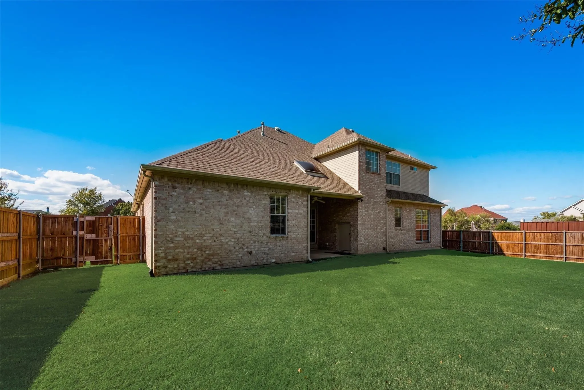Single Family Residence For Rent in Rockwall County , 120 Cambridge Court, Heath, Texas 75032, 5 Bedroom, 5 Bathroom, 3 Garage spaces, 3,174 Sqft, built in 2001, mls#21334851, Real Estate Agent in Heath, Homes For Rent in Rockwall county, Homes For Rent in Heath, Realtor in Heath Texas, Real Estate Brokerage Independent Realty Texas, Luminita Cordes Realtor