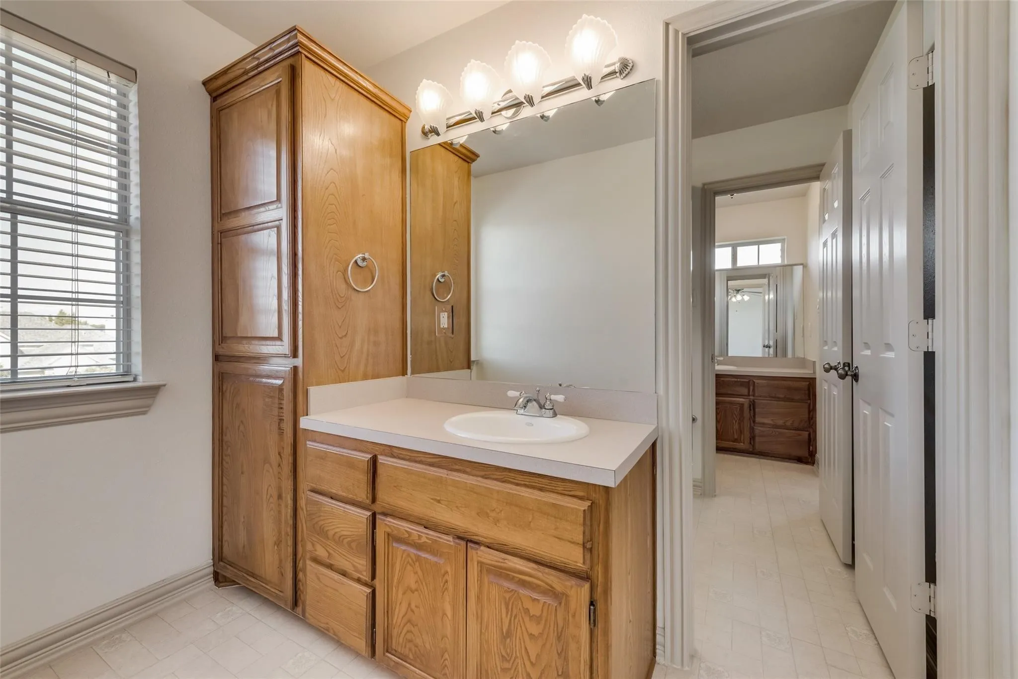 Single Family Residence For Rent in Rockwall County , 120 Cambridge Court, Heath, Texas 75032, 5 Bedroom, 5 Bathroom, 3 Garage spaces, 3,174 Sqft, built in 2001, mls#21334851, Real Estate Agent in Heath, Homes For Rent in Rockwall county, Homes For Rent in Heath, Realtor in Heath Texas, Real Estate Brokerage Independent Realty Texas, Luminita Cordes Realtor