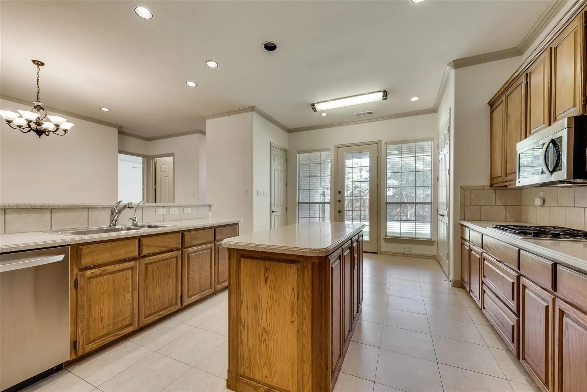 Single Family Residence For Rent in Rockwall County , 120 Cambridge Court, Heath, Texas 75032, 5 Bedroom, 5 Bathroom, 3 Garage spaces, 3,174 Sqft, built in 2001, mls#21334851, Real Estate Agent in Heath, Homes For Rent in Rockwall county, Homes For Rent in Heath, Realtor in Heath Texas, Real Estate Brokerage Independent Realty Texas, Luminita Cordes Realtor