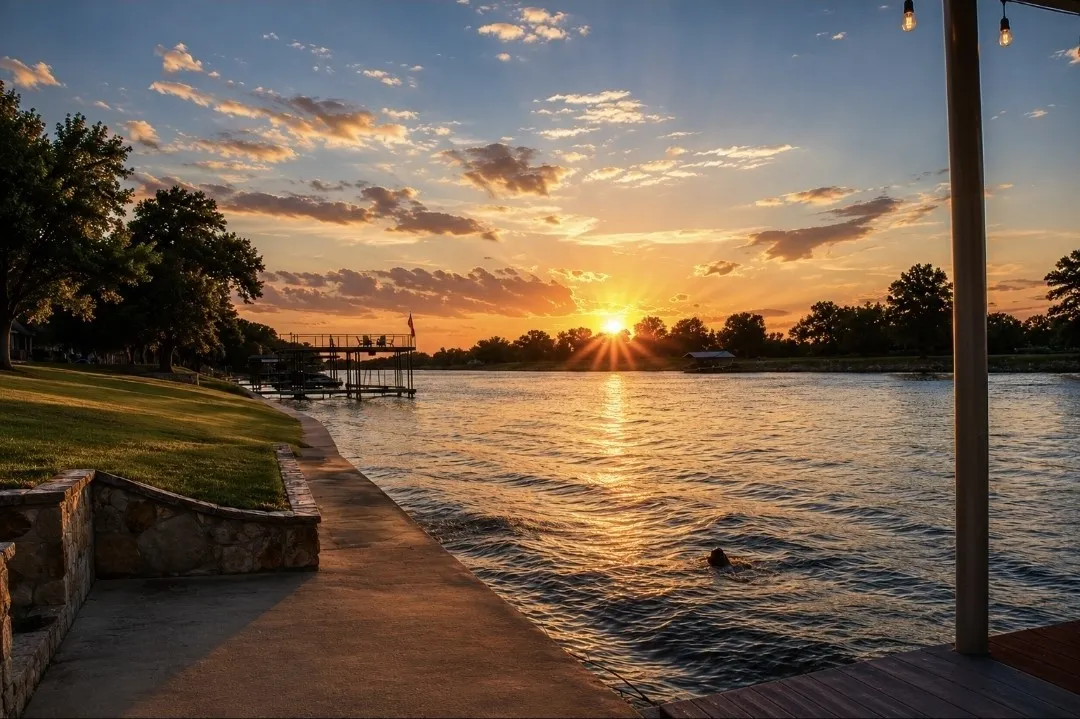 Single Family Residence For Sale in Parker County , 1225 Driftwood Ranch Trail, Weatherford, Texas 76087, 3 Bedroom, 2 Bathroom, 2 Garage spaces, 2,356 Sqft, built in 2006, mls#21334916, Real Estate Agent in Weatherford, Homes For Sale in Parker county, Homes For Sale in Weatherford, Realtor in Weatherford Texas, Real Estate Brokerage Independent Realty Texas, Luminita Cordes Realtor