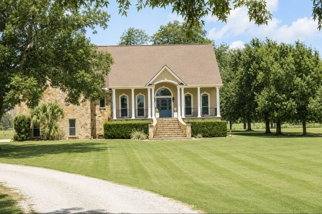 Single Family Residence For Sale in Parker County , 1225 Driftwood Ranch Trail, Weatherford, Texas 76087, 3 Bedroom, 2 Bathroom, 2 Garage spaces, 2,356 Sqft, built in 2006, mls#21334916, Real Estate Agent in Weatherford, Homes For Sale in Parker county, Homes For Sale in Weatherford, Realtor in Weatherford Texas, Real Estate Brokerage Independent Realty Texas, Luminita Cordes Realtor