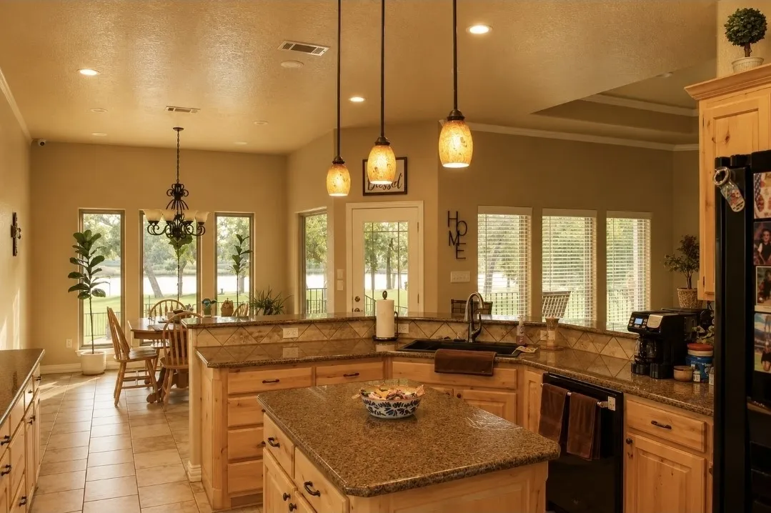Single Family Residence For Sale in Parker County , 1225 Driftwood Ranch Trail, Weatherford, Texas 76087, 3 Bedroom, 2 Bathroom, 2 Garage spaces, 2,356 Sqft, built in 2006, mls#21334916, Real Estate Agent in Weatherford, Homes For Sale in Parker county, Homes For Sale in Weatherford, Realtor in Weatherford Texas, Real Estate Brokerage Independent Realty Texas, Luminita Cordes Realtor