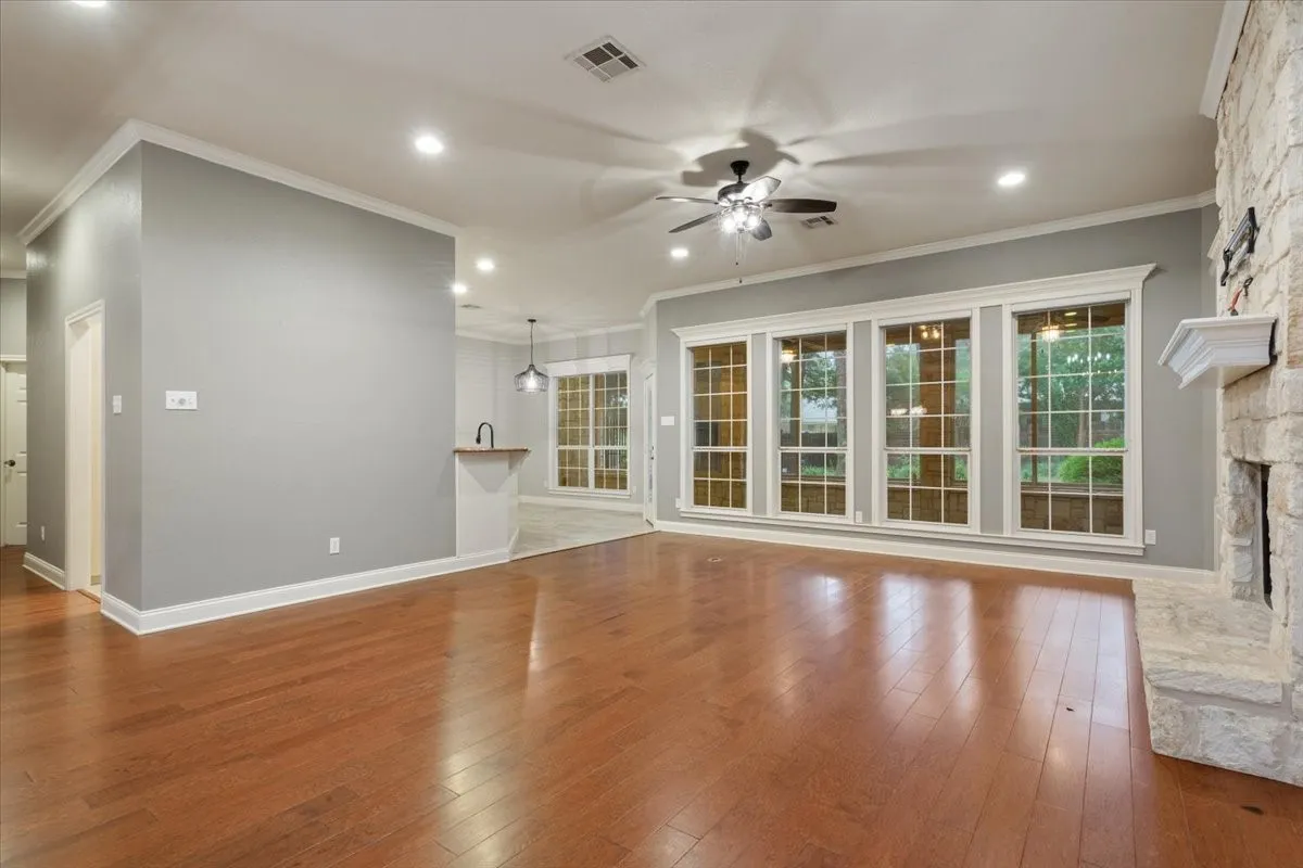 Single Family Residence For Sale in Mc Lennan County , 501 Sienna Bend Trail, Waco, Texas 76657, 4 Bedroom, 5 Bathroom, 2 Garage spaces, 2,983 Sqft, built in 2003, mls#21334909, Real Estate Agent in Waco, Homes For Sale in Mc Lennan county, Homes For Sale in Waco, Realtor in Waco Texas, Real Estate Brokerage Independent Realty Texas, Luminita Cordes Realtor
