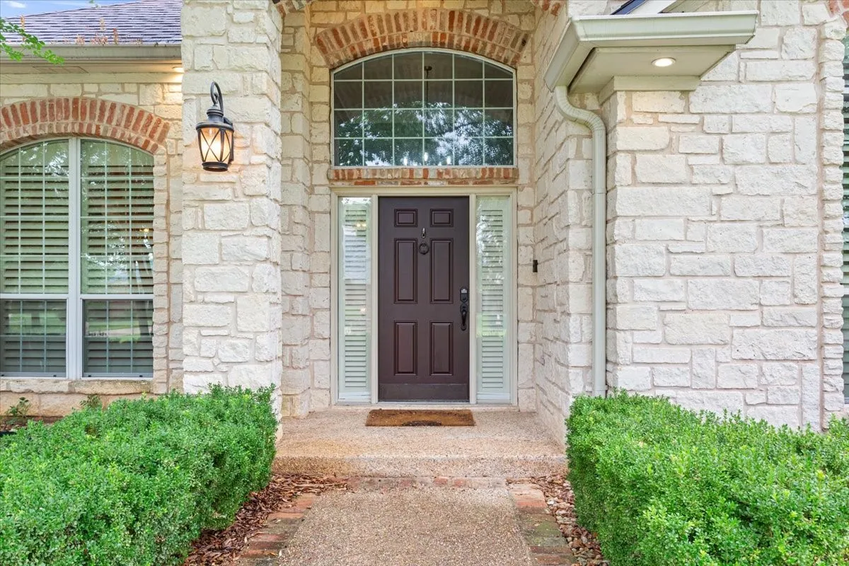Single Family Residence For Sale in Mc Lennan County , 501 Sienna Bend Trail, Waco, Texas 76657, 4 Bedroom, 5 Bathroom, 2 Garage spaces, 2,983 Sqft, built in 2003, mls#21334909, Real Estate Agent in Waco, Homes For Sale in Mc Lennan county, Homes For Sale in Waco, Realtor in Waco Texas, Real Estate Brokerage Independent Realty Texas, Luminita Cordes Realtor