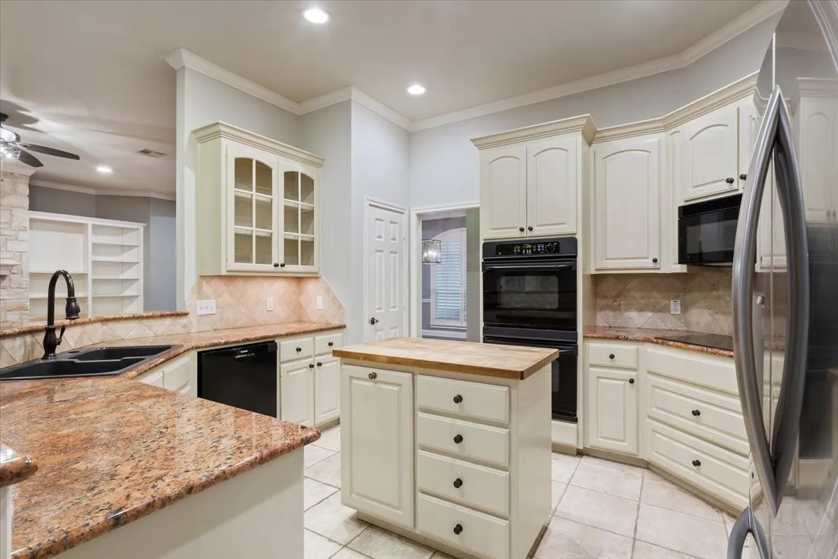 Single Family Residence For Sale in Mc Lennan County , 501 Sienna Bend Trail, Waco, Texas 76657, 4 Bedroom, 5 Bathroom, 2 Garage spaces, 2,983 Sqft, built in 2003, mls#21334909, Real Estate Agent in Waco, Homes For Sale in Mc Lennan county, Homes For Sale in Waco, Realtor in Waco Texas, Real Estate Brokerage Independent Realty Texas, Luminita Cordes Realtor
