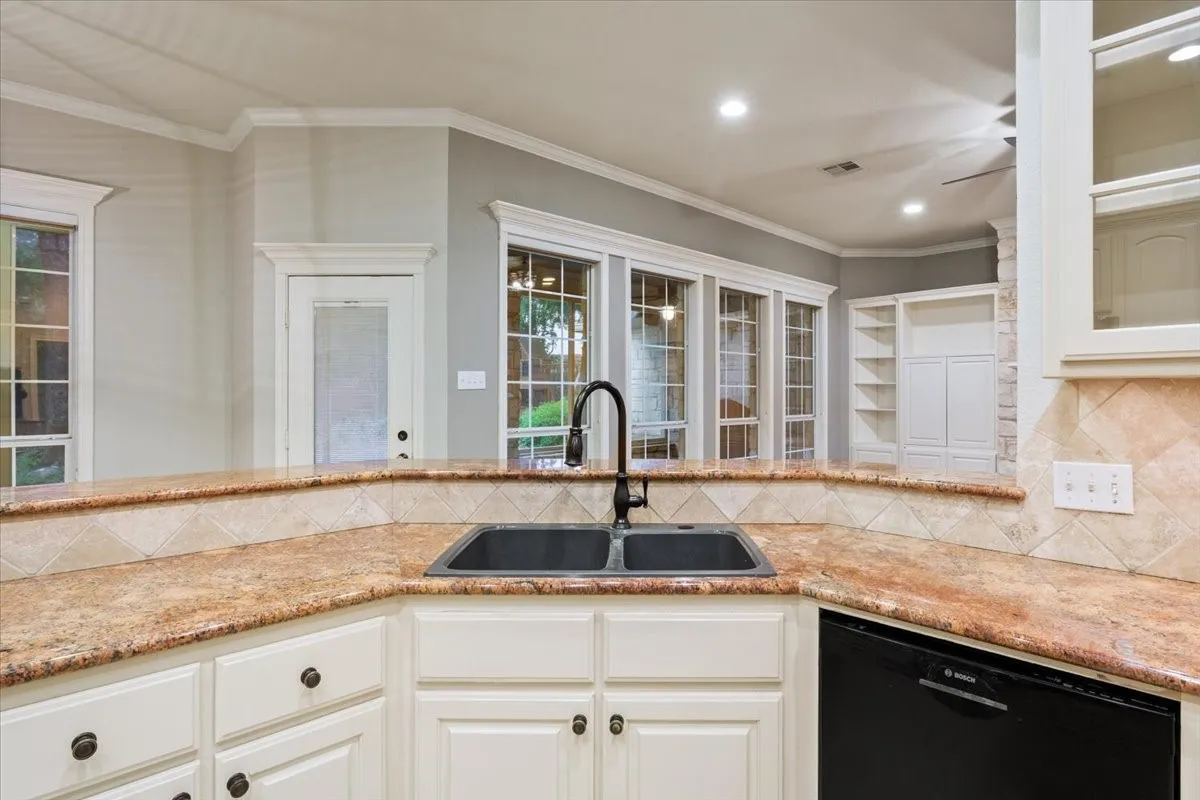 Single Family Residence For Sale in Mc Lennan County , 501 Sienna Bend Trail, Waco, Texas 76657, 4 Bedroom, 5 Bathroom, 2 Garage spaces, 2,983 Sqft, built in 2003, mls#21334909, Real Estate Agent in Waco, Homes For Sale in Mc Lennan county, Homes For Sale in Waco, Realtor in Waco Texas, Real Estate Brokerage Independent Realty Texas, Luminita Cordes Realtor