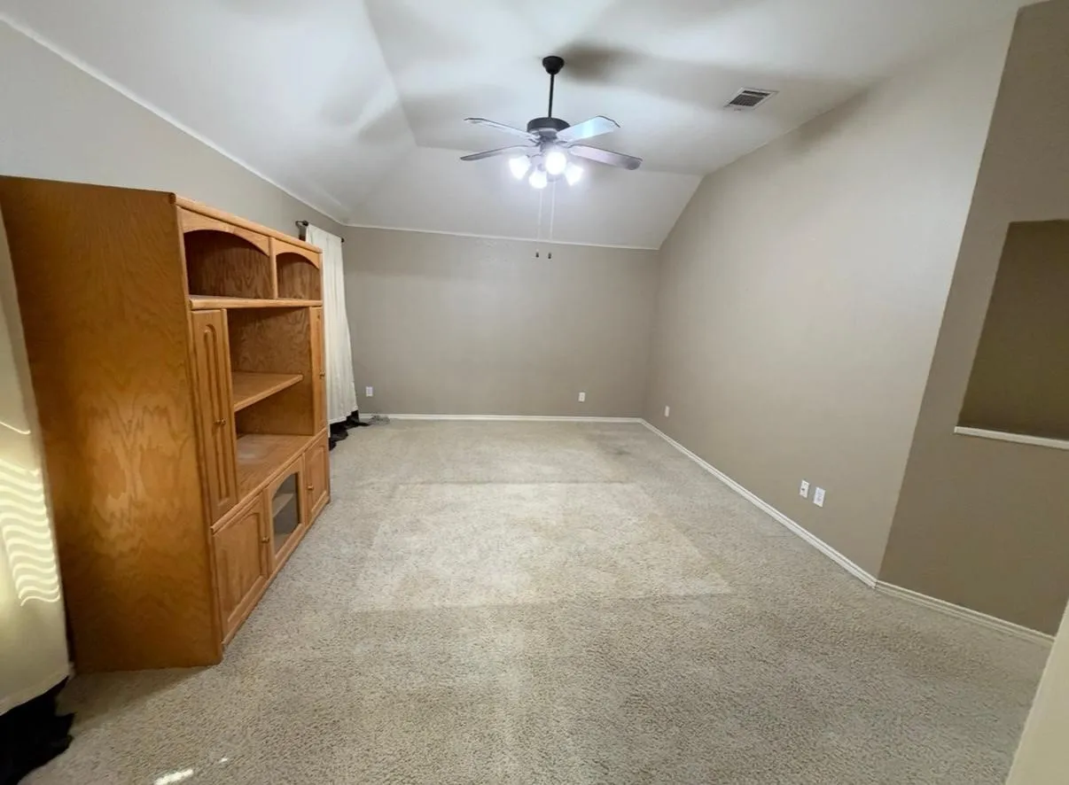 Single Family Residence For Sale in Collin County , 8501 Blacktail Trail, Mc Kinney, Texas 75070, 3 Bedroom, 2 Bathroom, 2 Garage spaces, 1,871 Sqft, built in 2003, mls#21333892, Real Estate Agent in Mc Kinney, Homes For Sale in Collin county, Homes For Sale in Mc Kinney, Realtor in Mc Kinney Texas, Real Estate Brokerage Independent Realty Texas, Luminita Cordes Realtor