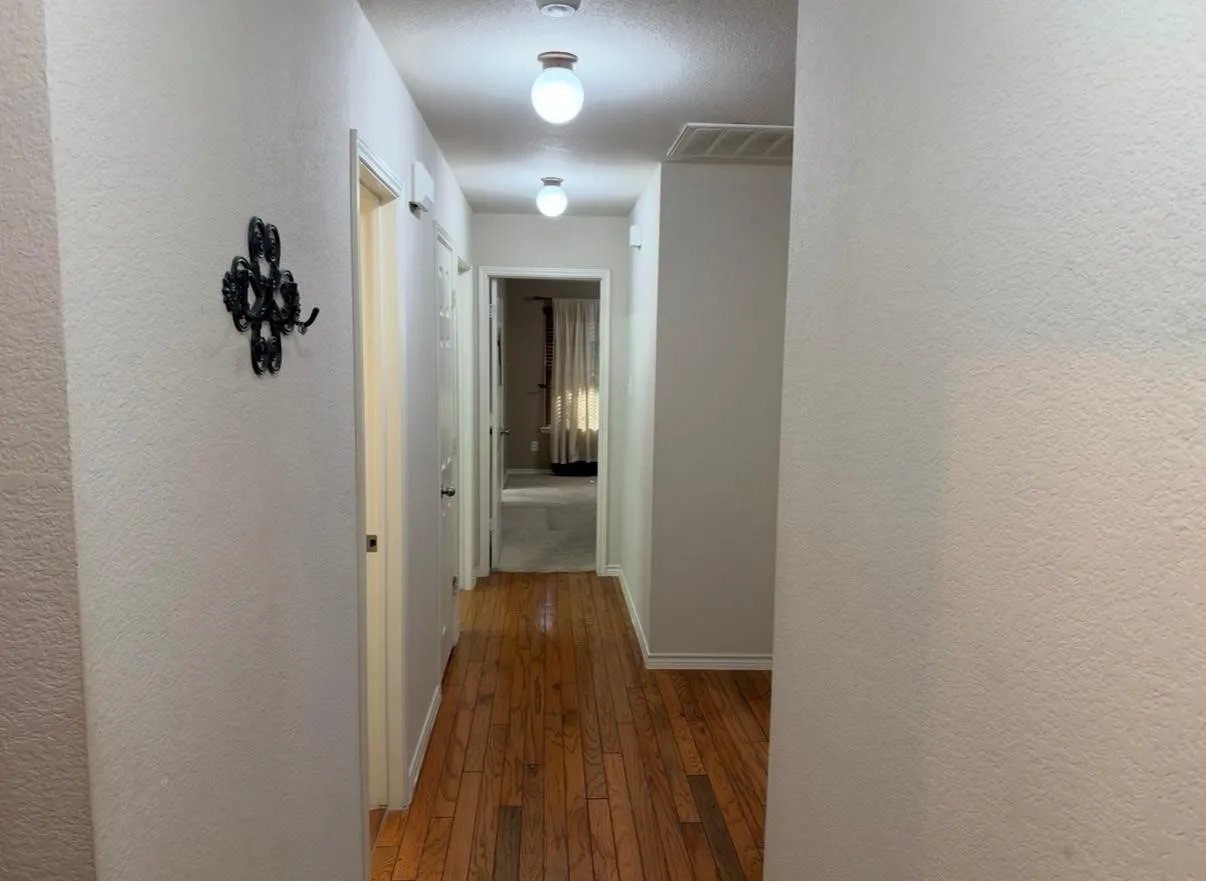Single Family Residence For Sale in Collin County , 8501 Blacktail Trail, Mc Kinney, Texas 75070, 3 Bedroom, 2 Bathroom, 2 Garage spaces, 1,871 Sqft, built in 2003, mls#21333892, Real Estate Agent in Mc Kinney, Homes For Sale in Collin county, Homes For Sale in Mc Kinney, Realtor in Mc Kinney Texas, Real Estate Brokerage Independent Realty Texas, Luminita Cordes Realtor