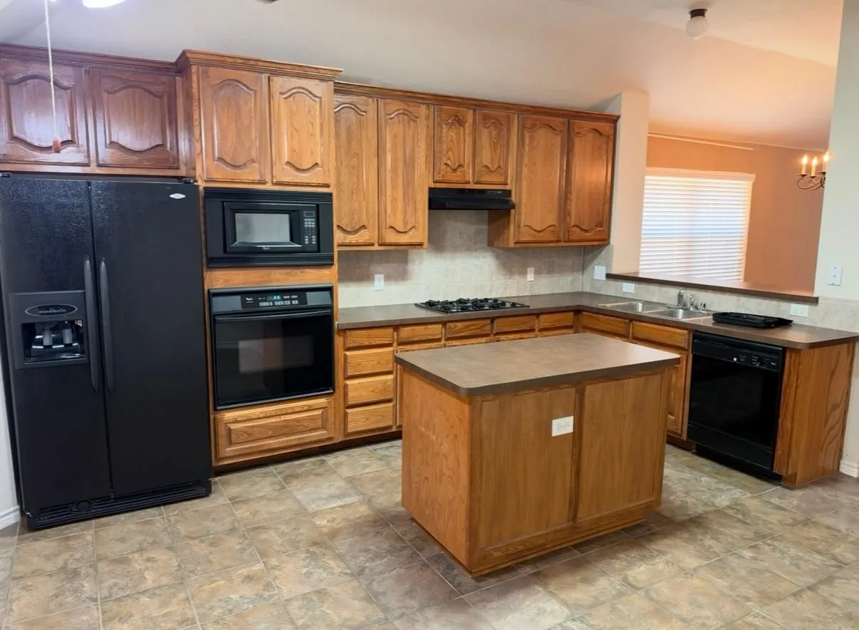 Single Family Residence For Sale in Collin County , 8501 Blacktail Trail, Mc Kinney, Texas 75070, 3 Bedroom, 2 Bathroom, 2 Garage spaces, 1,871 Sqft, built in 2003, mls#21333892, Real Estate Agent in Mc Kinney, Homes For Sale in Collin county, Homes For Sale in Mc Kinney, Realtor in Mc Kinney Texas, Real Estate Brokerage Independent Realty Texas, Luminita Cordes Realtor