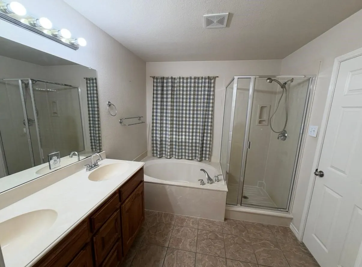 Single Family Residence For Sale in Collin County , 8501 Blacktail Trail, Mc Kinney, Texas 75070, 3 Bedroom, 2 Bathroom, 2 Garage spaces, 1,871 Sqft, built in 2003, mls#21333892, Real Estate Agent in Mc Kinney, Homes For Sale in Collin county, Homes For Sale in Mc Kinney, Realtor in Mc Kinney Texas, Real Estate Brokerage Independent Realty Texas, Luminita Cordes Realtor