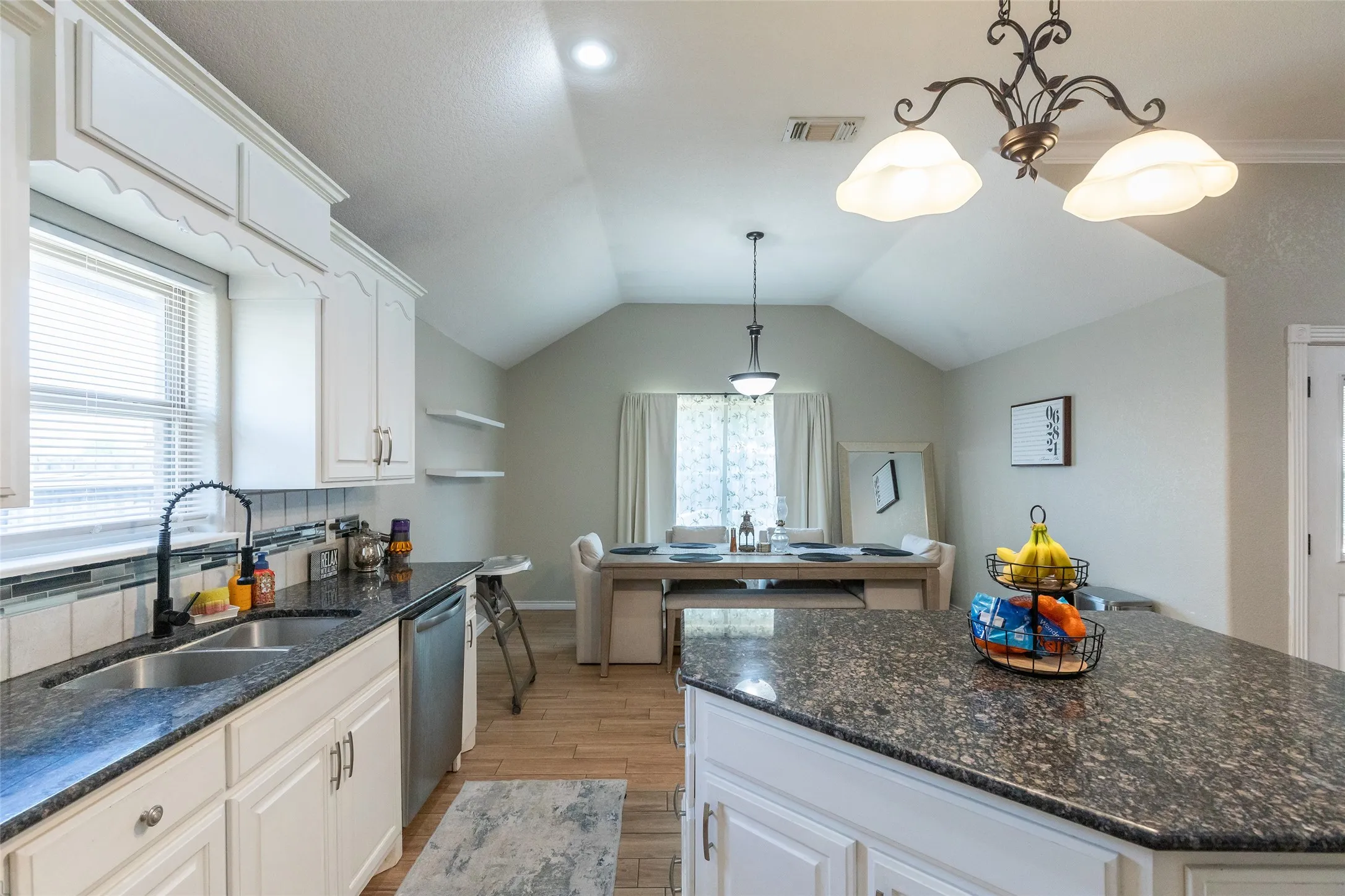 Single Family Residence For Sale in Taylor County , 3009 Sterling Street, Abilene, Texas 79606, 3 Bedroom, 2 Bathroom, 2 Garage spaces, 1,724 Sqft, built in 2014, mls#21334886, Real Estate Agent in Abilene, Homes For Sale in Taylor county, Homes For Sale in Abilene, Realtor in Abilene Texas, Real Estate Brokerage Independent Realty Texas, Luminita Cordes Realtor