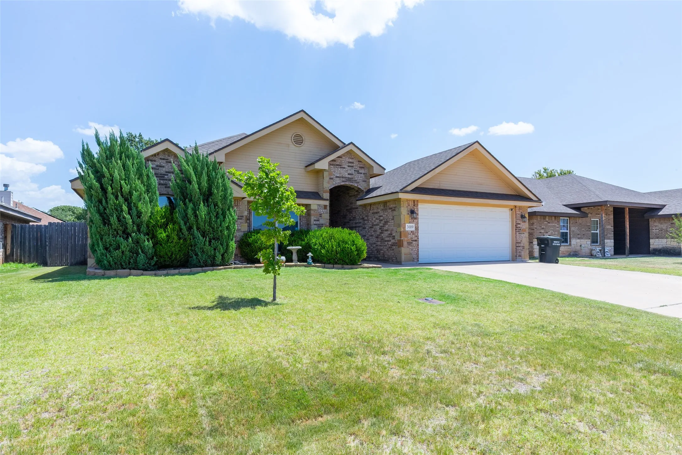 Single Family Residence For Sale in Taylor County , 3009 Sterling Street, Abilene, Texas 79606, 3 Bedroom, 2 Bathroom, 2 Garage spaces, 1,724 Sqft, built in 2014, mls#21334886, Real Estate Agent in Abilene, Homes For Sale in Taylor county, Homes For Sale in Abilene, Realtor in Abilene Texas, Real Estate Brokerage Independent Realty Texas, Luminita Cordes Realtor