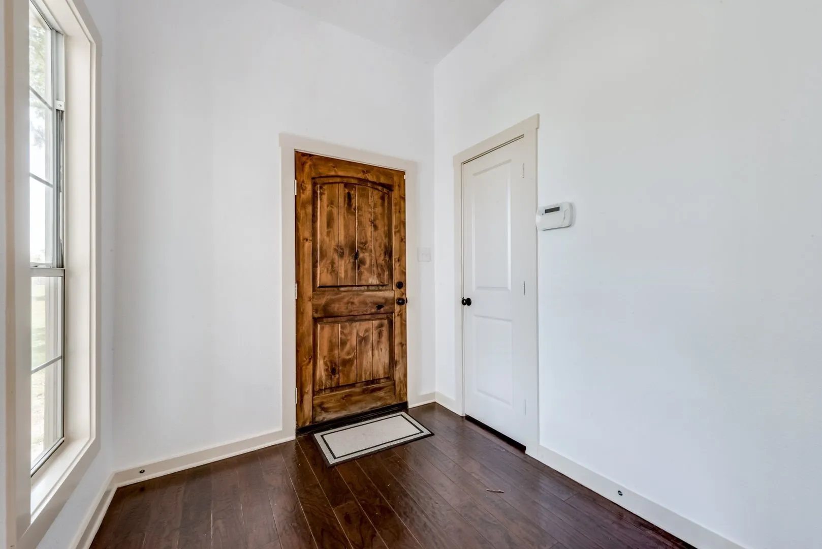 Single Family Residence For Rent in Collin County , 5893 Fm 1827, Mc Kinney, Texas 75071, 3 Bedroom, 2 Bathroom, Garage spaces, 2,075 Sqft, built in 1993, mls#21298079, Real Estate Agent in Mc Kinney, Homes For Rent in Collin county, Homes For Rent in Mc Kinney, Realtor in Mc Kinney Texas, Real Estate Brokerage Independent Realty Texas, Luminita Cordes Realtor
