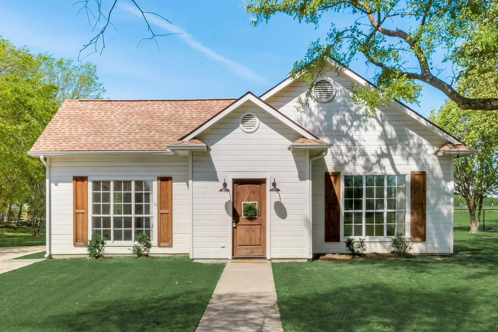 Single Family Residence For Rent in Collin County , 5893 Fm 1827, Mc Kinney, Texas 75071, 3 Bedroom, 2 Bathroom, Garage spaces, 2,075 Sqft, built in 1993, mls#21298079, Real Estate Agent in Mc Kinney, Homes For Rent in Collin county, Homes For Rent in Mc Kinney, Realtor in Mc Kinney Texas, Real Estate Brokerage Independent Realty Texas, Luminita Cordes Realtor
