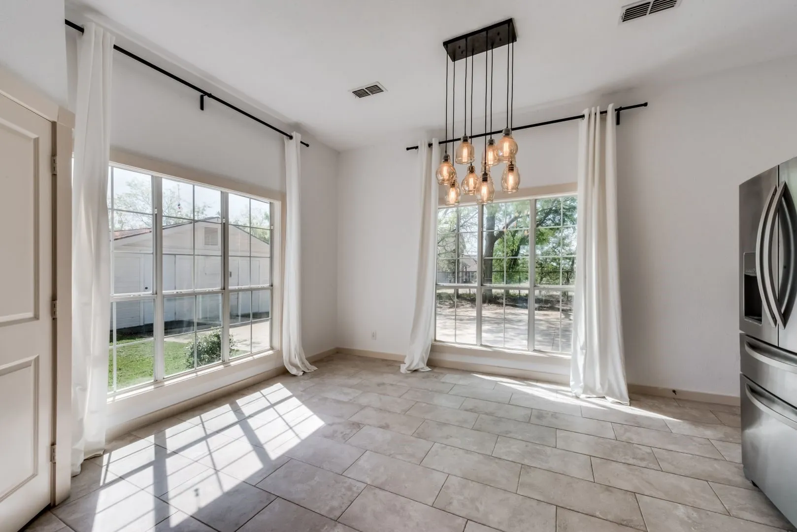 Single Family Residence For Rent in Collin County , 5893 Fm 1827, Mc Kinney, Texas 75071, 3 Bedroom, 2 Bathroom, Garage spaces, 2,075 Sqft, built in 1993, mls#21298079, Real Estate Agent in Mc Kinney, Homes For Rent in Collin county, Homes For Rent in Mc Kinney, Realtor in Mc Kinney Texas, Real Estate Brokerage Independent Realty Texas, Luminita Cordes Realtor