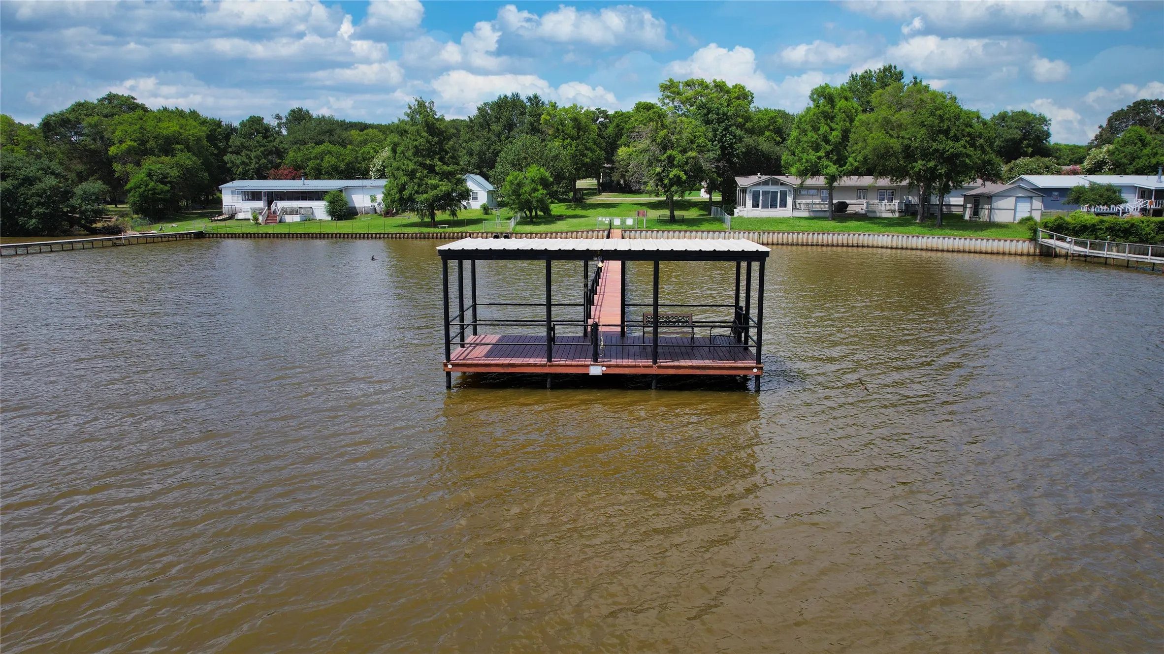 Mobile Home For Sale in Kaufman County , 10245 Northlake Circle, Kemp, Texas 75143, 3 Bedroom, 2 Bathroom, Garage spaces, 1,680 Sqft, built in 2003, mls#21333178, Real Estate Agent in Kemp, Homes For Sale in Kaufman county, Homes For Sale in Kemp, Realtor in Kemp Texas, Real Estate Brokerage Independent Realty Texas, Luminita Cordes Realtor
