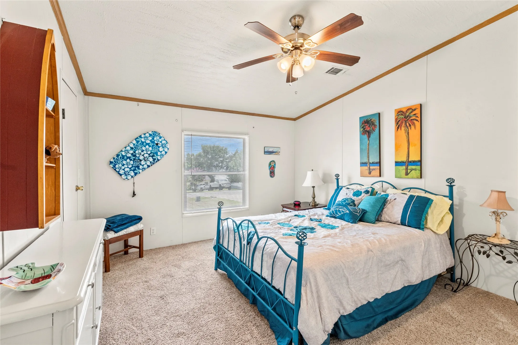 Mobile Home For Sale in Kaufman County , 10245 Northlake Circle, Kemp, Texas 75143, 3 Bedroom, 2 Bathroom, Garage spaces, 1,680 Sqft, built in 2003, mls#21333178, Real Estate Agent in Kemp, Homes For Sale in Kaufman county, Homes For Sale in Kemp, Realtor in Kemp Texas, Real Estate Brokerage Independent Realty Texas, Luminita Cordes Realtor