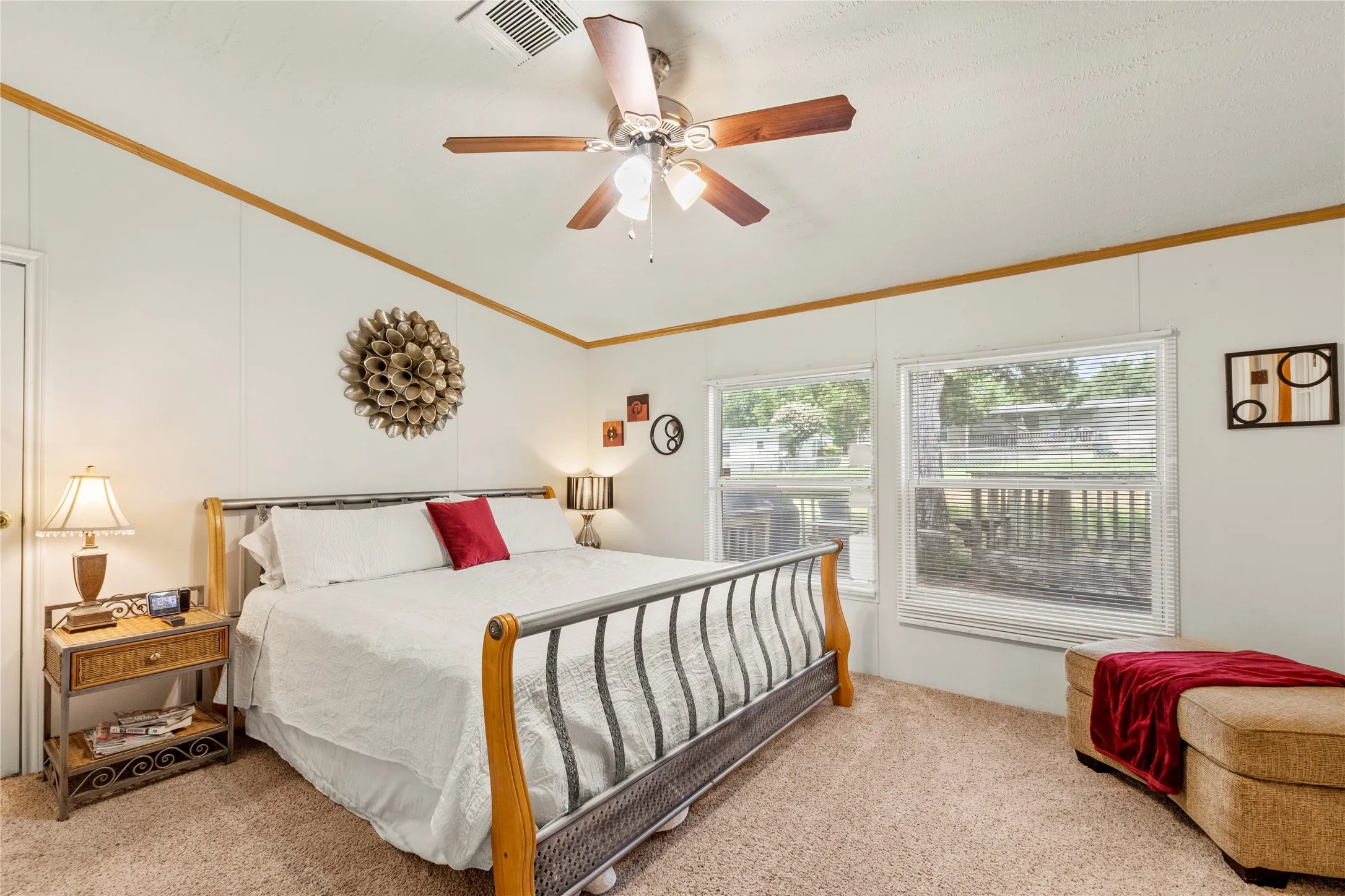 Mobile Home For Sale in Kaufman County , 10245 Northlake Circle, Kemp, Texas 75143, 3 Bedroom, 2 Bathroom, Garage spaces, 1,680 Sqft, built in 2003, mls#21333178, Real Estate Agent in Kemp, Homes For Sale in Kaufman county, Homes For Sale in Kemp, Realtor in Kemp Texas, Real Estate Brokerage Independent Realty Texas, Luminita Cordes Realtor