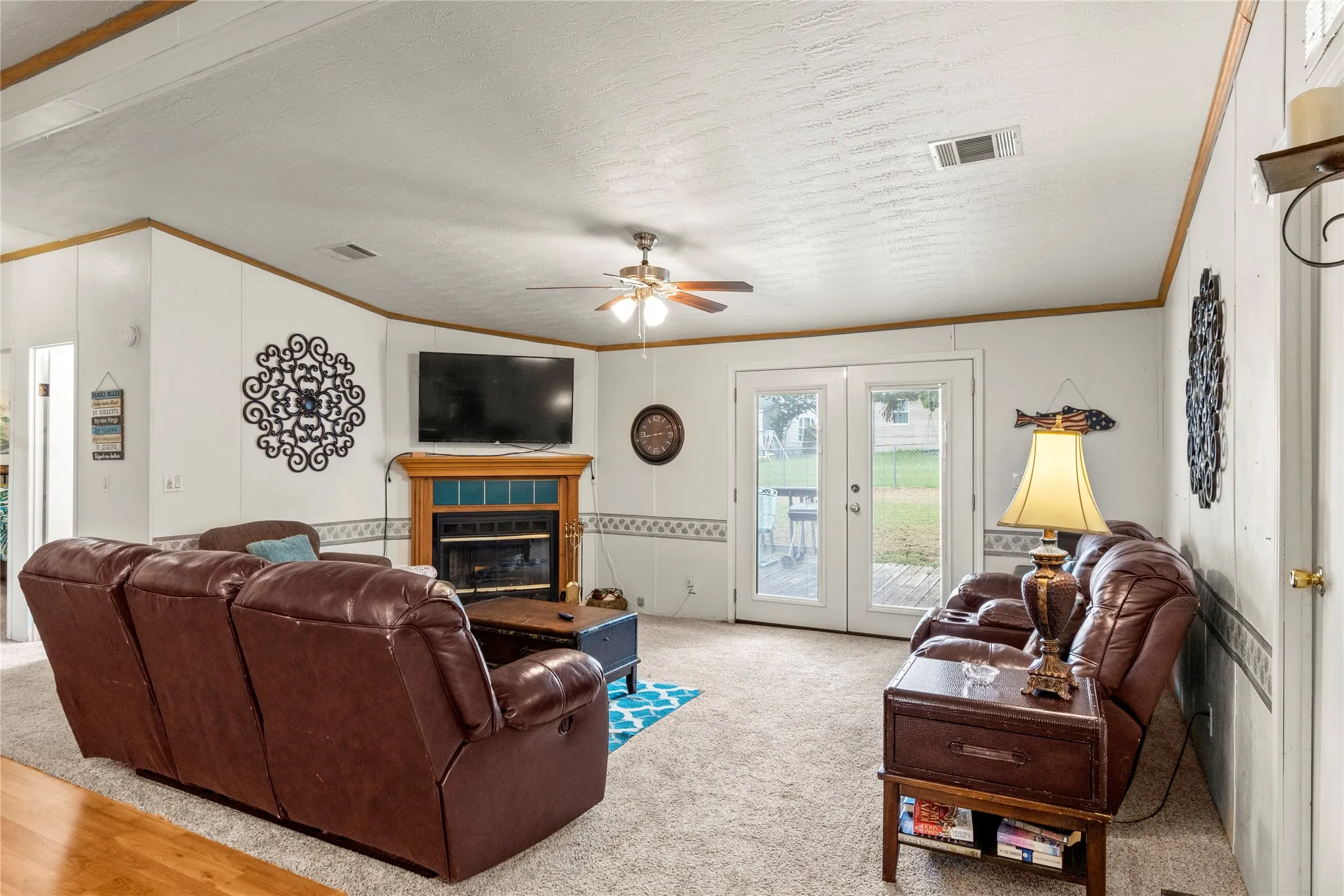 Mobile Home For Sale in Kaufman County , 10245 Northlake Circle, Kemp, Texas 75143, 3 Bedroom, 2 Bathroom, Garage spaces, 1,680 Sqft, built in 2003, mls#21333178, Real Estate Agent in Kemp, Homes For Sale in Kaufman county, Homes For Sale in Kemp, Realtor in Kemp Texas, Real Estate Brokerage Independent Realty Texas, Luminita Cordes Realtor
