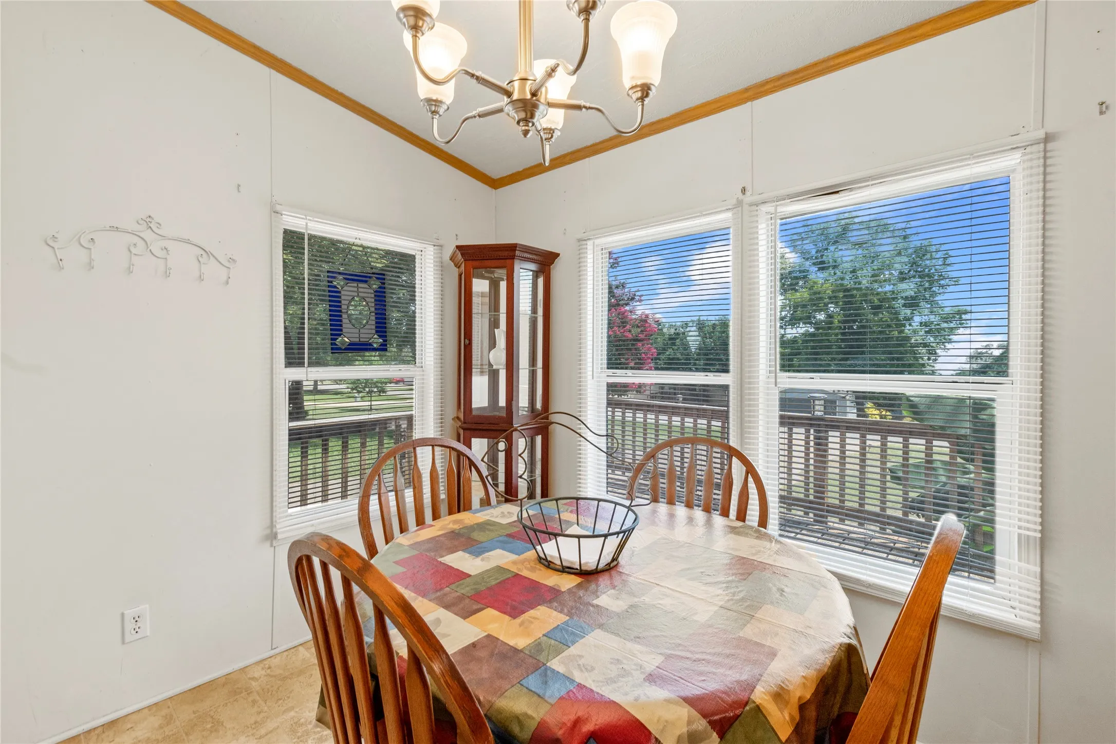 Mobile Home For Sale in Kaufman County , 10245 Northlake Circle, Kemp, Texas 75143, 3 Bedroom, 2 Bathroom, Garage spaces, 1,680 Sqft, built in 2003, mls#21333178, Real Estate Agent in Kemp, Homes For Sale in Kaufman county, Homes For Sale in Kemp, Realtor in Kemp Texas, Real Estate Brokerage Independent Realty Texas, Luminita Cordes Realtor