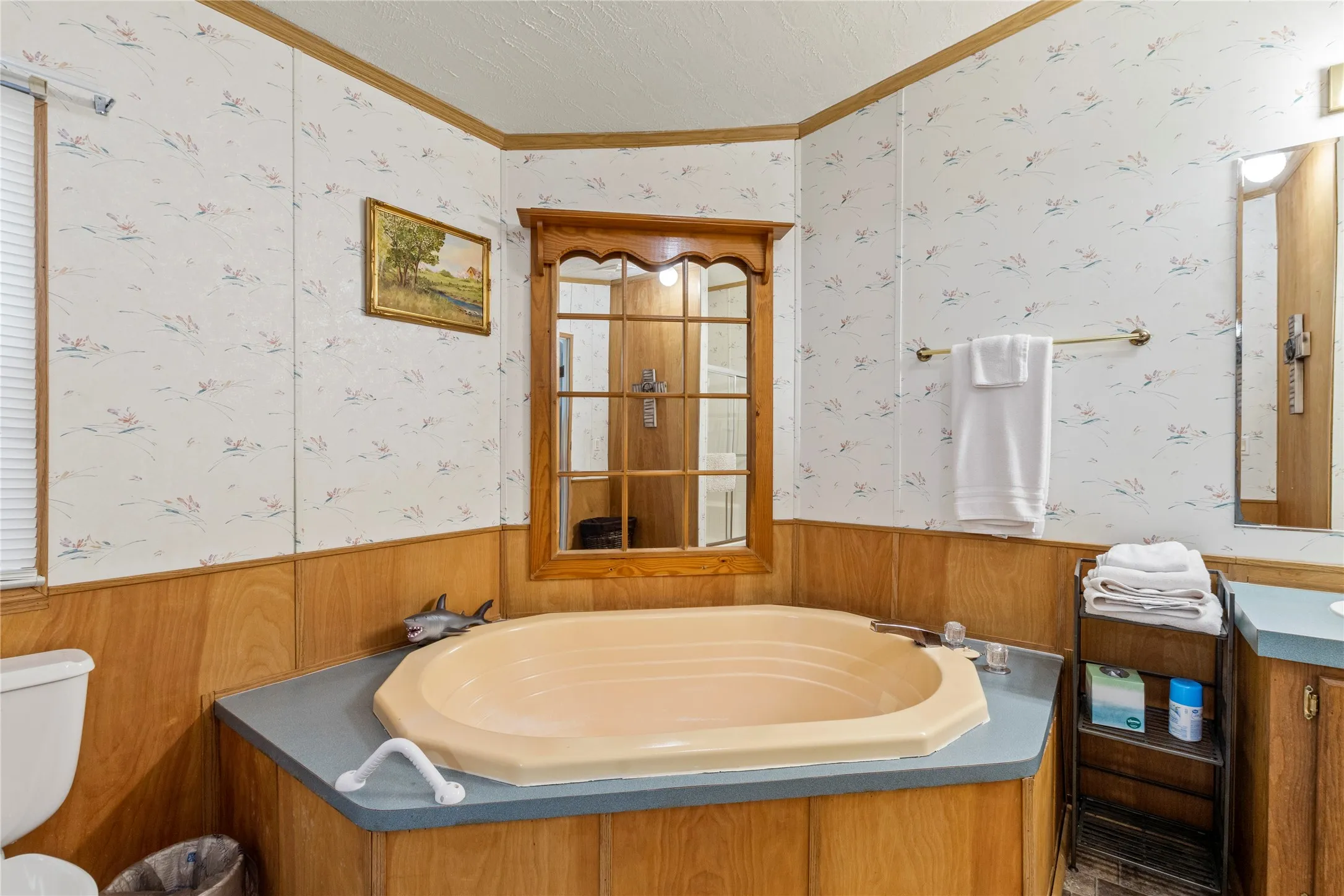 Mobile Home For Sale in Kaufman County , 10245 Northlake Circle, Kemp, Texas 75143, 3 Bedroom, 2 Bathroom, Garage spaces, 1,680 Sqft, built in 2003, mls#21333178, Real Estate Agent in Kemp, Homes For Sale in Kaufman county, Homes For Sale in Kemp, Realtor in Kemp Texas, Real Estate Brokerage Independent Realty Texas, Luminita Cordes Realtor
