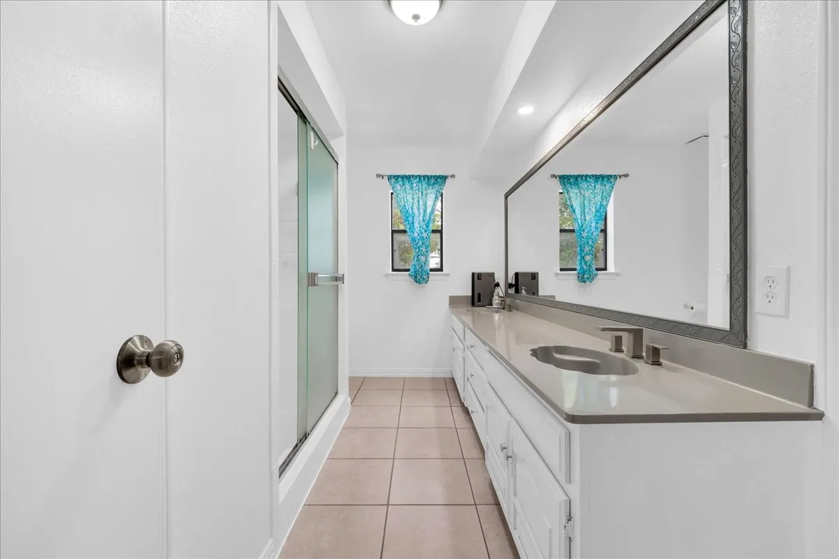 Single Family Residence For Sale in Dallas County , 392 Creekwood Drive, Lancaster, Texas 75146, 5 Bedroom, 3 Bathroom, 2 Garage spaces, 3,260 Sqft, built in 1979, mls#21331825, Real Estate Agent in Lancaster, Homes For Sale in Dallas county, Homes For Sale in Lancaster, Realtor in Lancaster Texas, Real Estate Brokerage Independent Realty Texas, Luminita Cordes Realtor