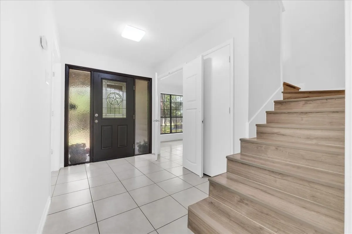 Single Family Residence For Sale in Dallas County , 392 Creekwood Drive, Lancaster, Texas 75146, 5 Bedroom, 3 Bathroom, 2 Garage spaces, 3,260 Sqft, built in 1979, mls#21331825, Real Estate Agent in Lancaster, Homes For Sale in Dallas county, Homes For Sale in Lancaster, Realtor in Lancaster Texas, Real Estate Brokerage Independent Realty Texas, Luminita Cordes Realtor