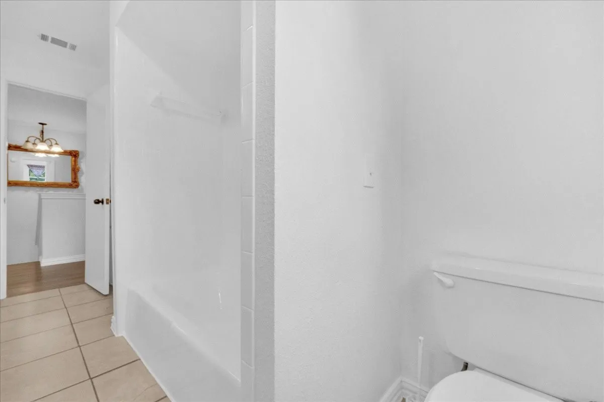 Single Family Residence For Sale in Dallas County , 392 Creekwood Drive, Lancaster, Texas 75146, 5 Bedroom, 3 Bathroom, 2 Garage spaces, 3,260 Sqft, built in 1979, mls#21331825, Real Estate Agent in Lancaster, Homes For Sale in Dallas county, Homes For Sale in Lancaster, Realtor in Lancaster Texas, Real Estate Brokerage Independent Realty Texas, Luminita Cordes Realtor