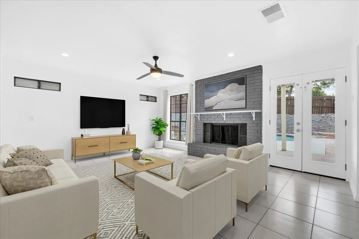 Single Family Residence For Sale in Dallas County , 392 Creekwood Drive, Lancaster, Texas 75146, 5 Bedroom, 3 Bathroom, 2 Garage spaces, 3,260 Sqft, built in 1979, mls#21331825, Real Estate Agent in Lancaster, Homes For Sale in Dallas county, Homes For Sale in Lancaster, Realtor in Lancaster Texas, Real Estate Brokerage Independent Realty Texas, Luminita Cordes Realtor