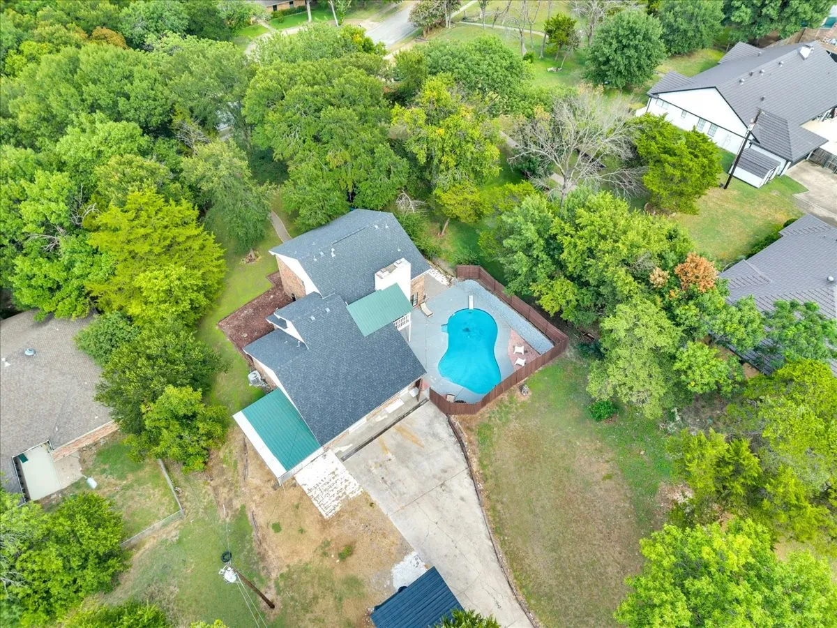 Single Family Residence For Sale in Dallas County , 392 Creekwood Drive, Lancaster, Texas 75146, 5 Bedroom, 3 Bathroom, 2 Garage spaces, 3,260 Sqft, built in 1979, mls#21331825, Real Estate Agent in Lancaster, Homes For Sale in Dallas county, Homes For Sale in Lancaster, Realtor in Lancaster Texas, Real Estate Brokerage Independent Realty Texas, Luminita Cordes Realtor