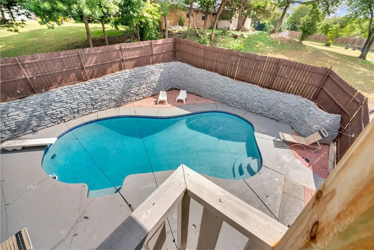Single Family Residence For Sale in Dallas County , 392 Creekwood Drive, Lancaster, Texas 75146, 5 Bedroom, 3 Bathroom, 2 Garage spaces, 3,260 Sqft, built in 1979, mls#21331825, Real Estate Agent in Lancaster, Homes For Sale in Dallas county, Homes For Sale in Lancaster, Realtor in Lancaster Texas, Real Estate Brokerage Independent Realty Texas, Luminita Cordes Realtor