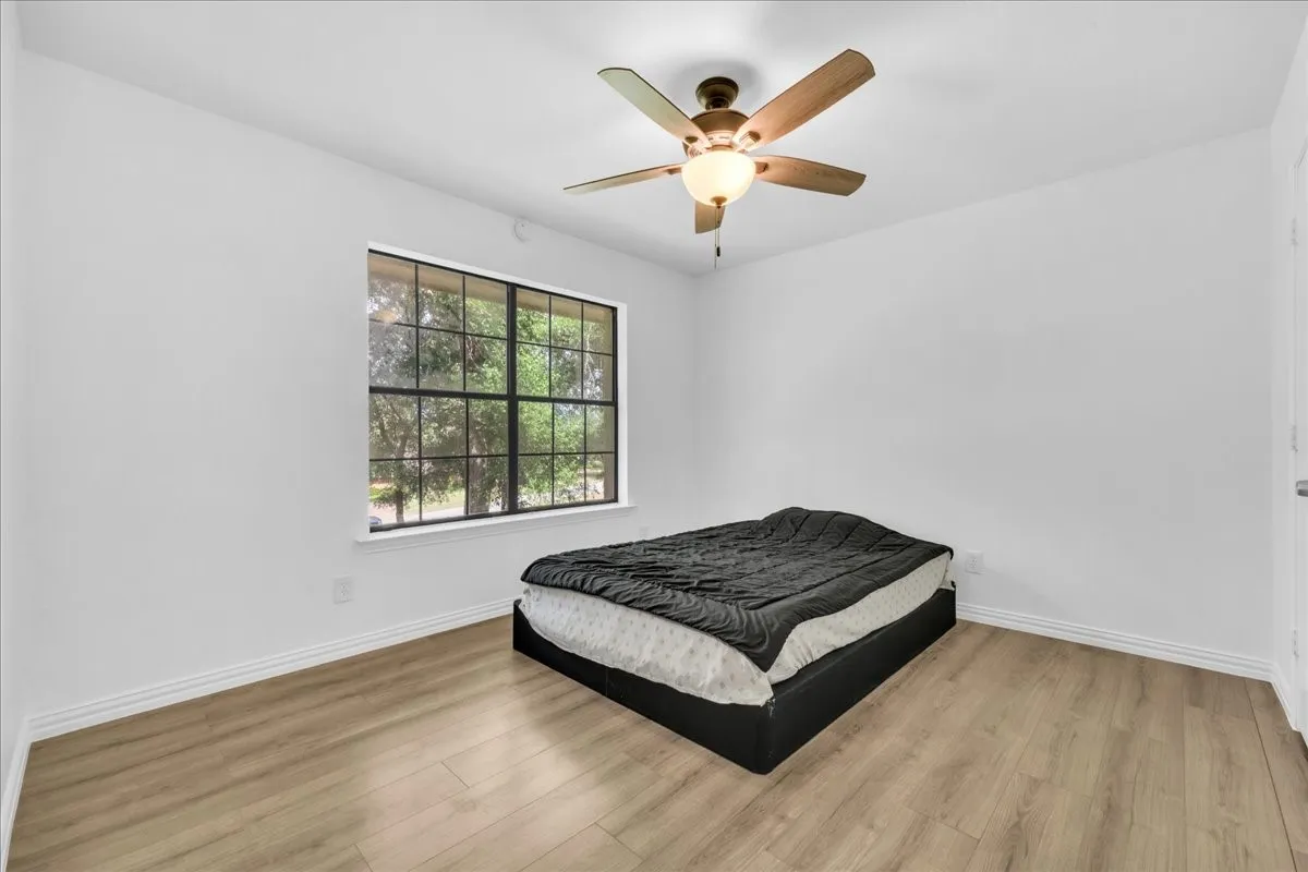 Single Family Residence For Sale in Dallas County , 392 Creekwood Drive, Lancaster, Texas 75146, 5 Bedroom, 3 Bathroom, 2 Garage spaces, 3,260 Sqft, built in 1979, mls#21331825, Real Estate Agent in Lancaster, Homes For Sale in Dallas county, Homes For Sale in Lancaster, Realtor in Lancaster Texas, Real Estate Brokerage Independent Realty Texas, Luminita Cordes Realtor