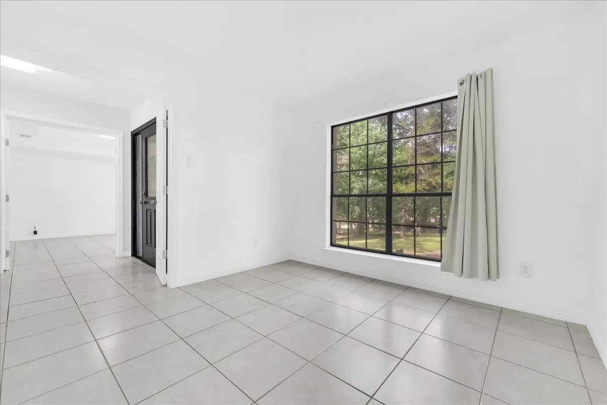 Single Family Residence For Sale in Dallas County , 392 Creekwood Drive, Lancaster, Texas 75146, 5 Bedroom, 3 Bathroom, 2 Garage spaces, 3,260 Sqft, built in 1979, mls#21331825, Real Estate Agent in Lancaster, Homes For Sale in Dallas county, Homes For Sale in Lancaster, Realtor in Lancaster Texas, Real Estate Brokerage Independent Realty Texas, Luminita Cordes Realtor