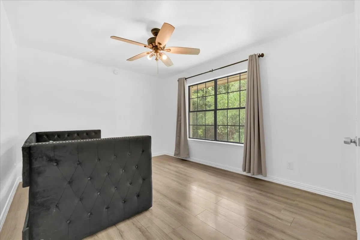 Single Family Residence For Sale in Dallas County , 392 Creekwood Drive, Lancaster, Texas 75146, 5 Bedroom, 3 Bathroom, 2 Garage spaces, 3,260 Sqft, built in 1979, mls#21331825, Real Estate Agent in Lancaster, Homes For Sale in Dallas county, Homes For Sale in Lancaster, Realtor in Lancaster Texas, Real Estate Brokerage Independent Realty Texas, Luminita Cordes Realtor