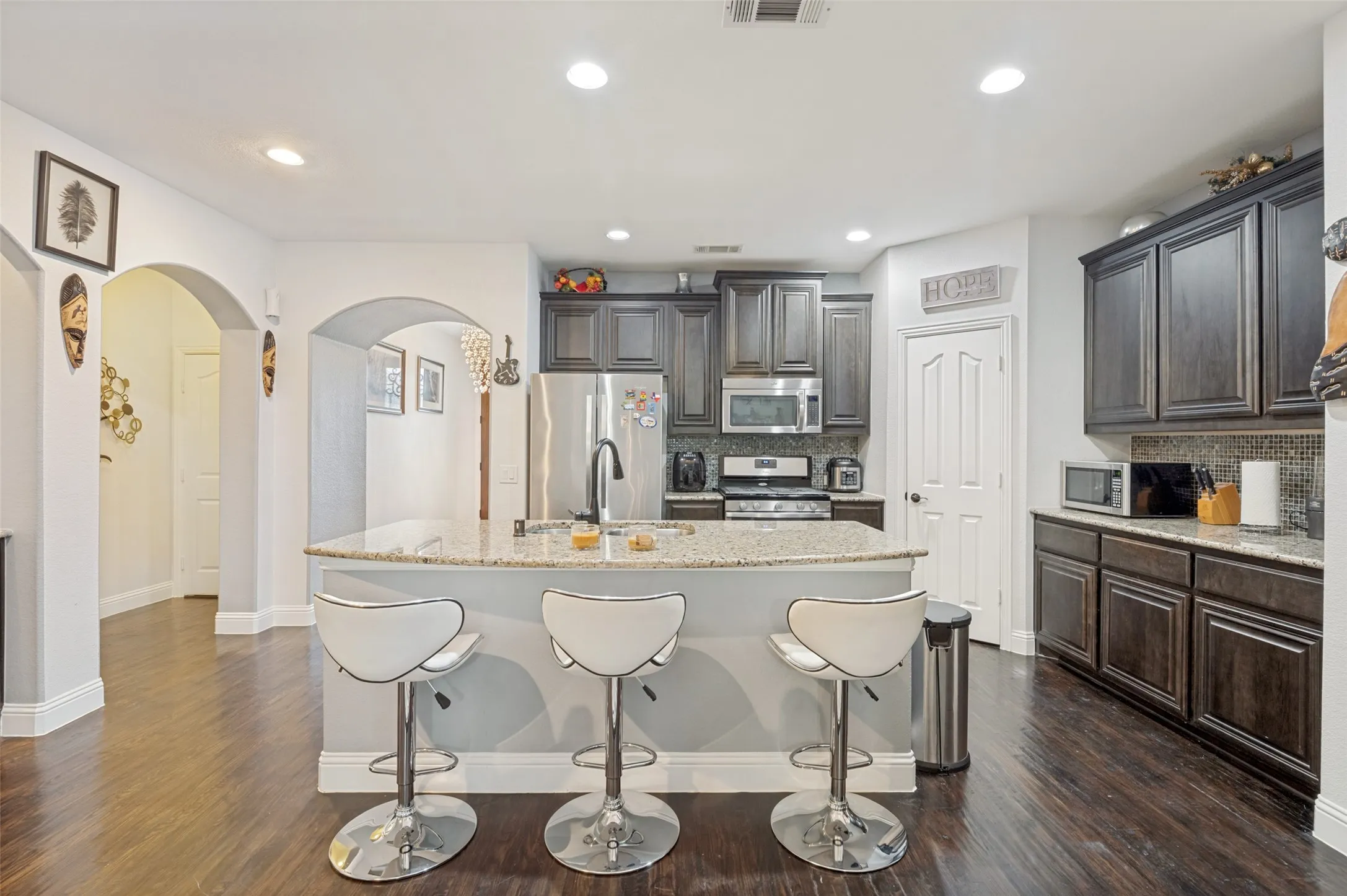 Single Family Residence For Sale in Tarrant County , 2311 Tawny Owl Road, Grand Prairie, Texas 75052, 4 Bedroom, 4 Bathroom, 3 Garage spaces, 3,010 Sqft, built in 2013, mls#21333872, Real Estate Agent in Grand Prairie, Homes For Sale in Tarrant county, Homes For Sale in Grand Prairie, Realtor in Grand Prairie Texas, Real Estate Brokerage Independent Realty Texas, Luminita Cordes Realtor